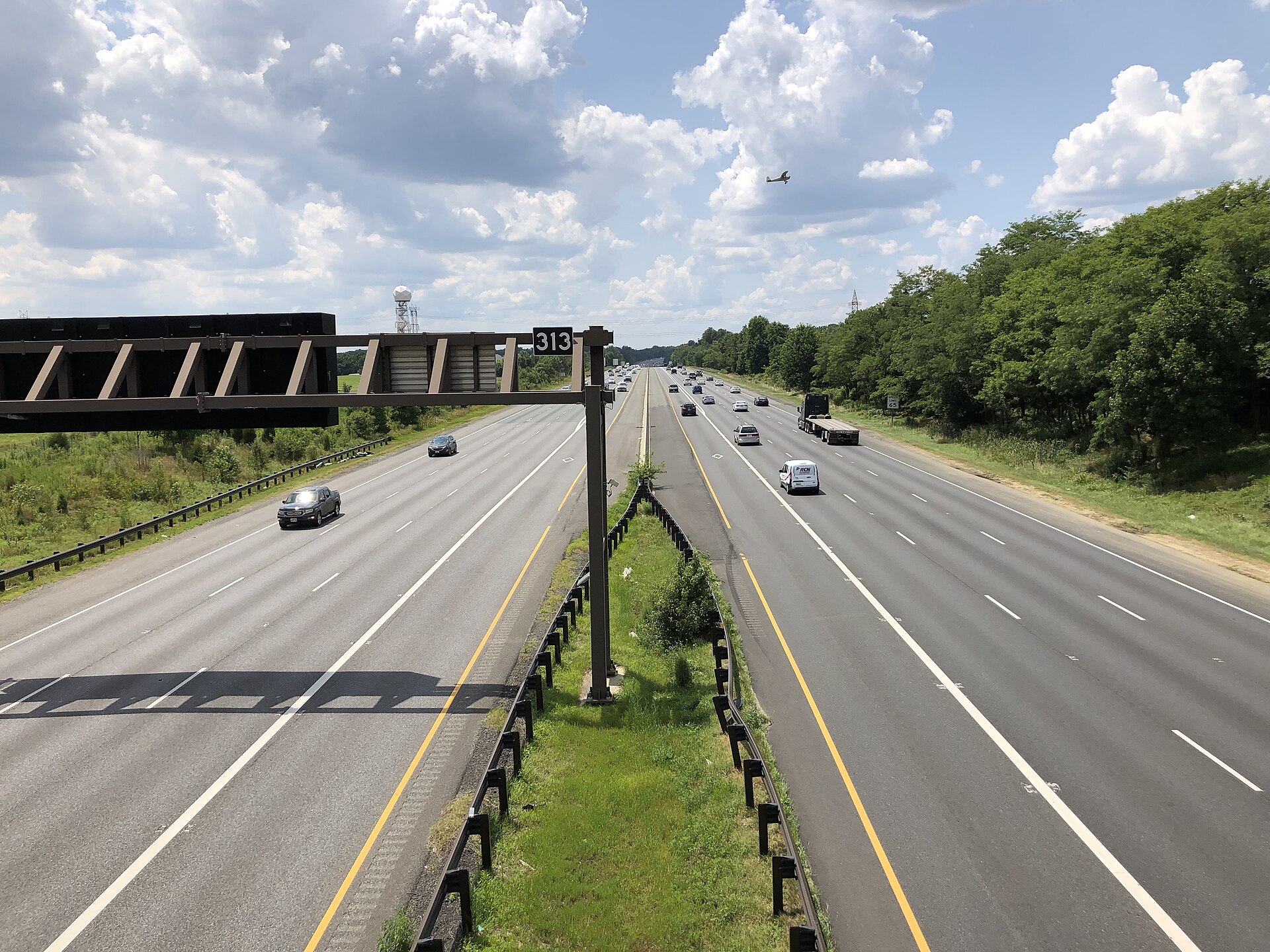 View west along Interstate 595 and U.S. Route 50 highway near Fairwood Maryland.