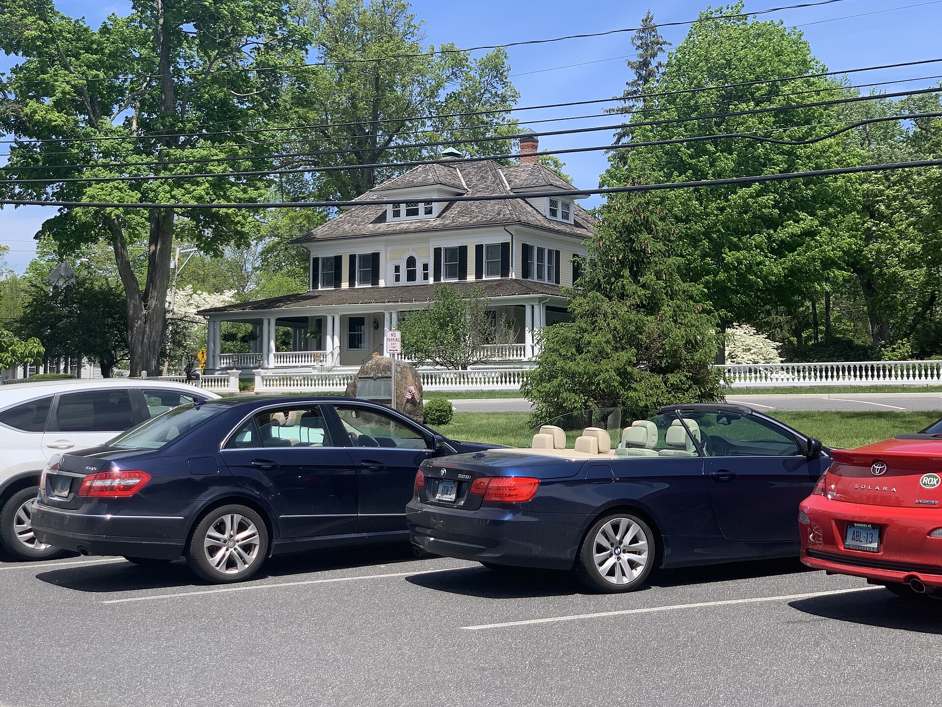 Historic house in the town center district of Bridgewater, Connecticut