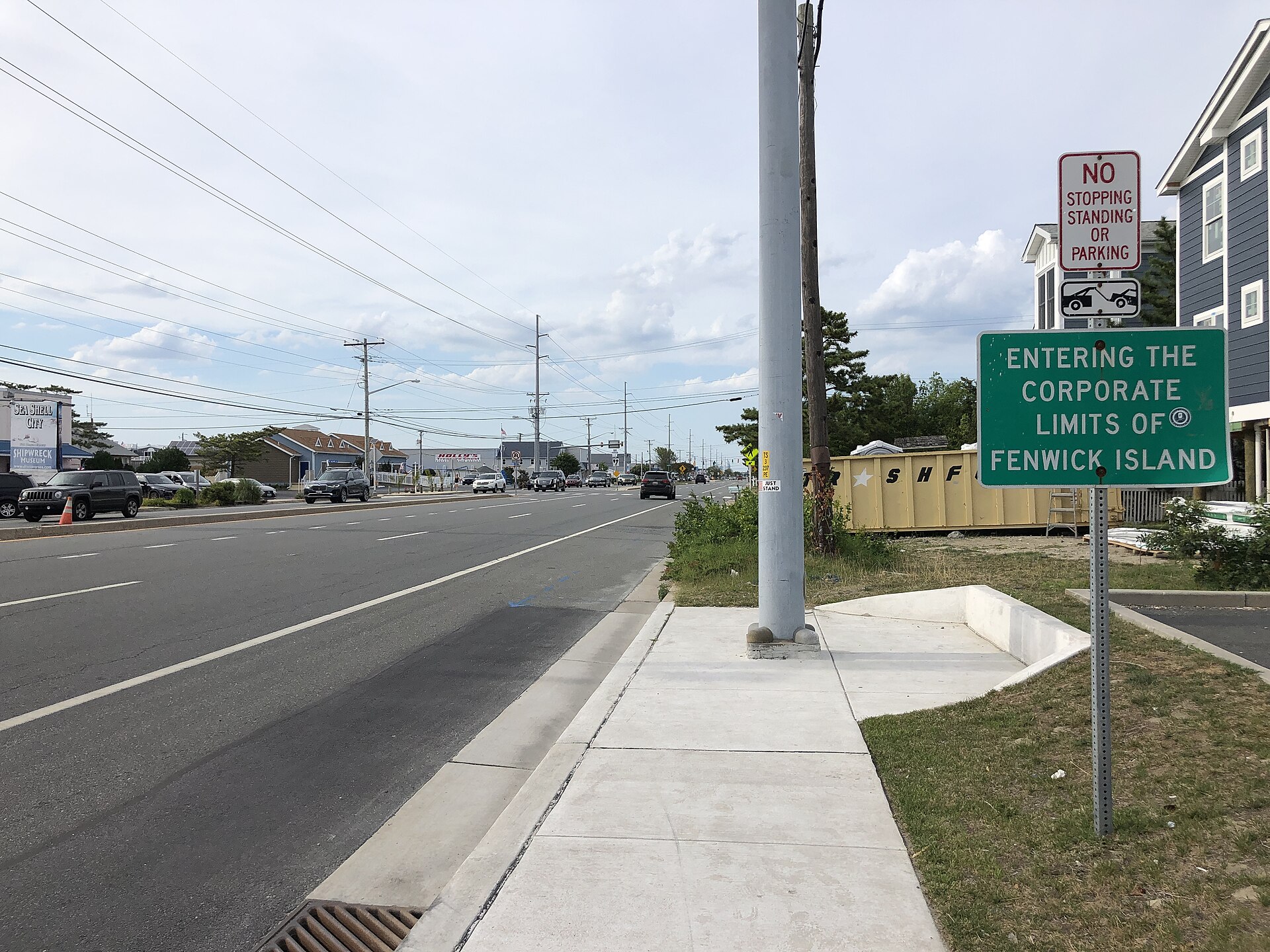View north along Delaware State Route 1 (Coastal Highway) at West Atlantic Street in Fenwick Island, Sussex County, Delaware