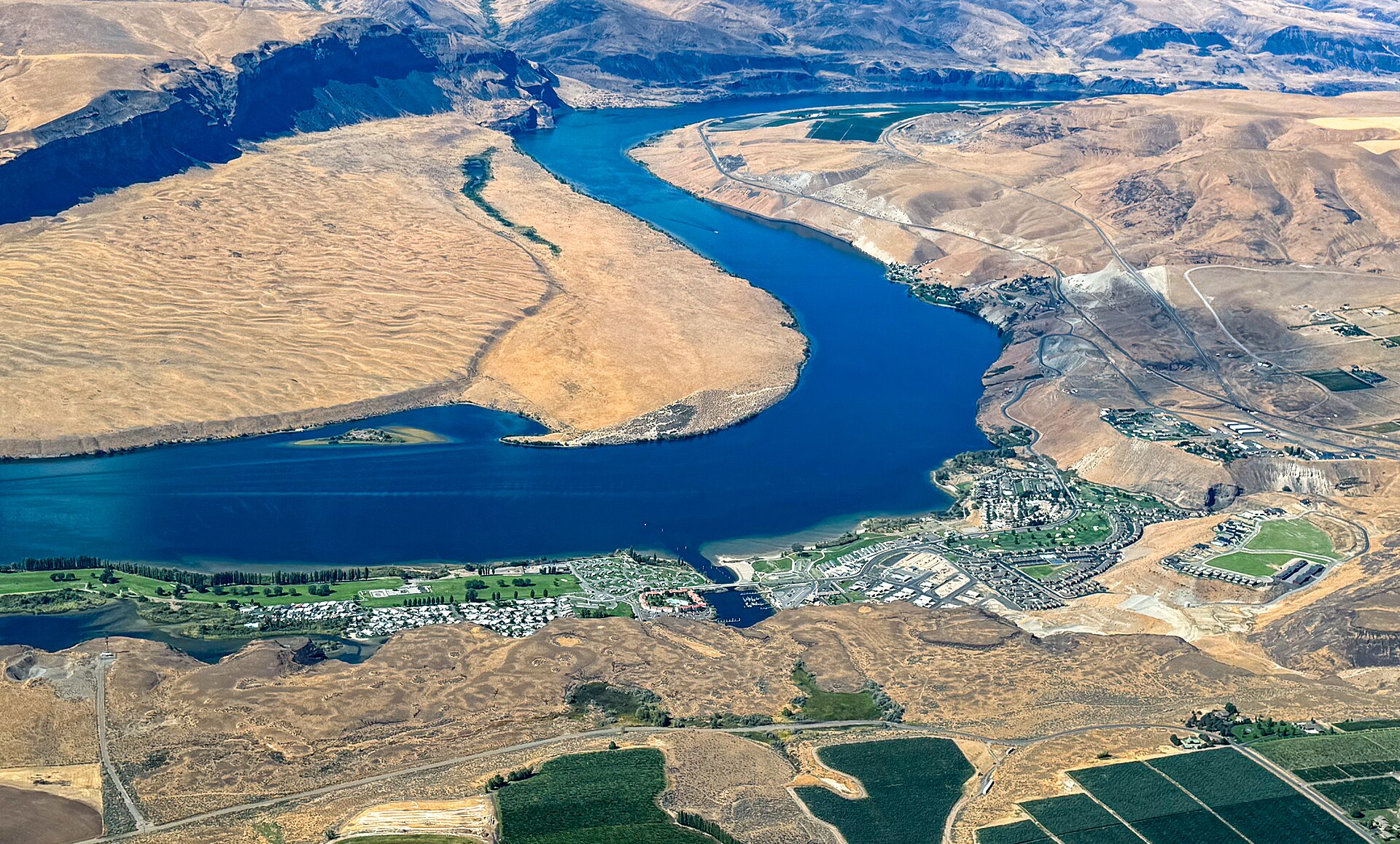 An aerial view of Crescent Bar, Washington, on the Columbia River.