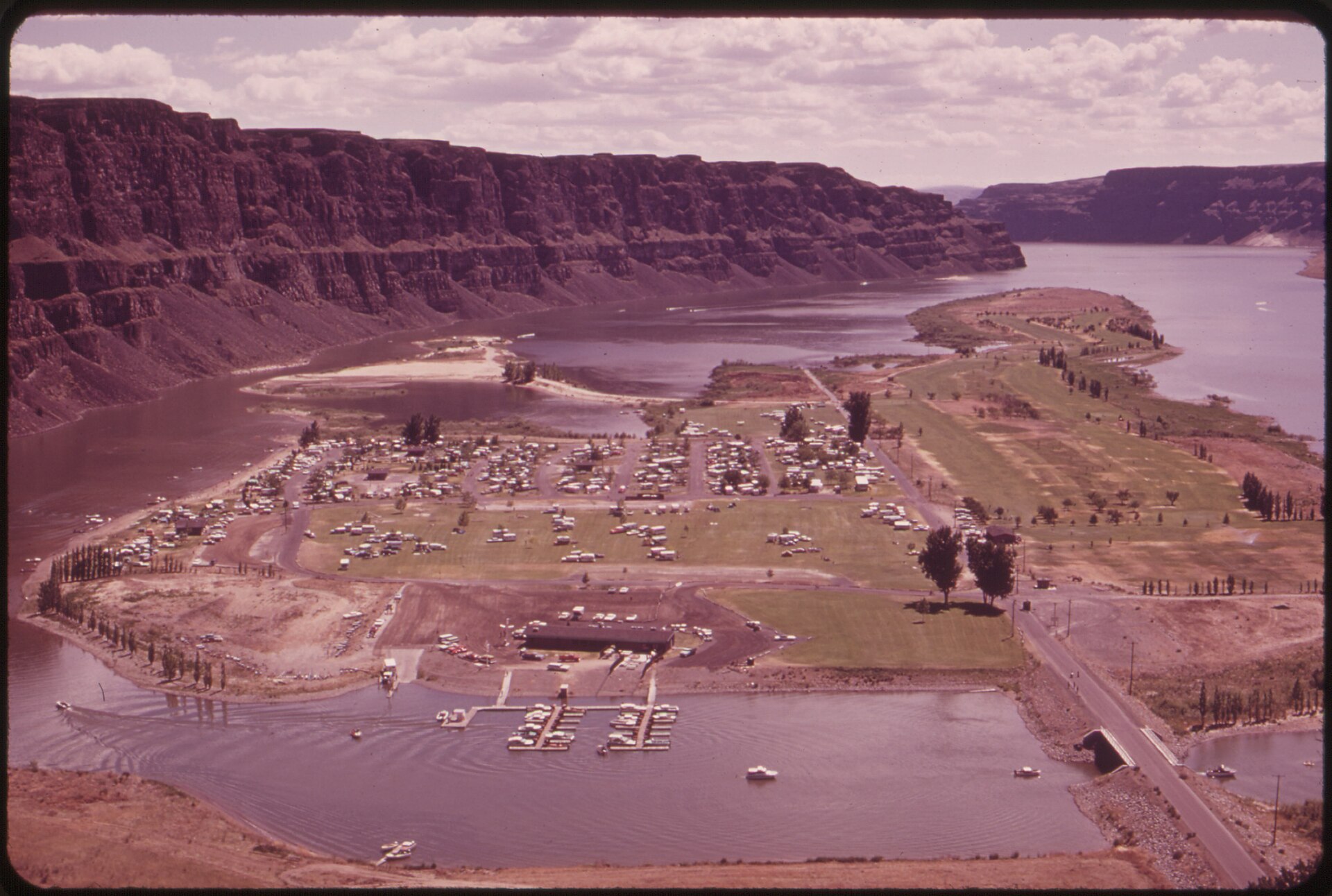 A 1970s aerial view of the Crescent Bar recreational area on the Columbia River.