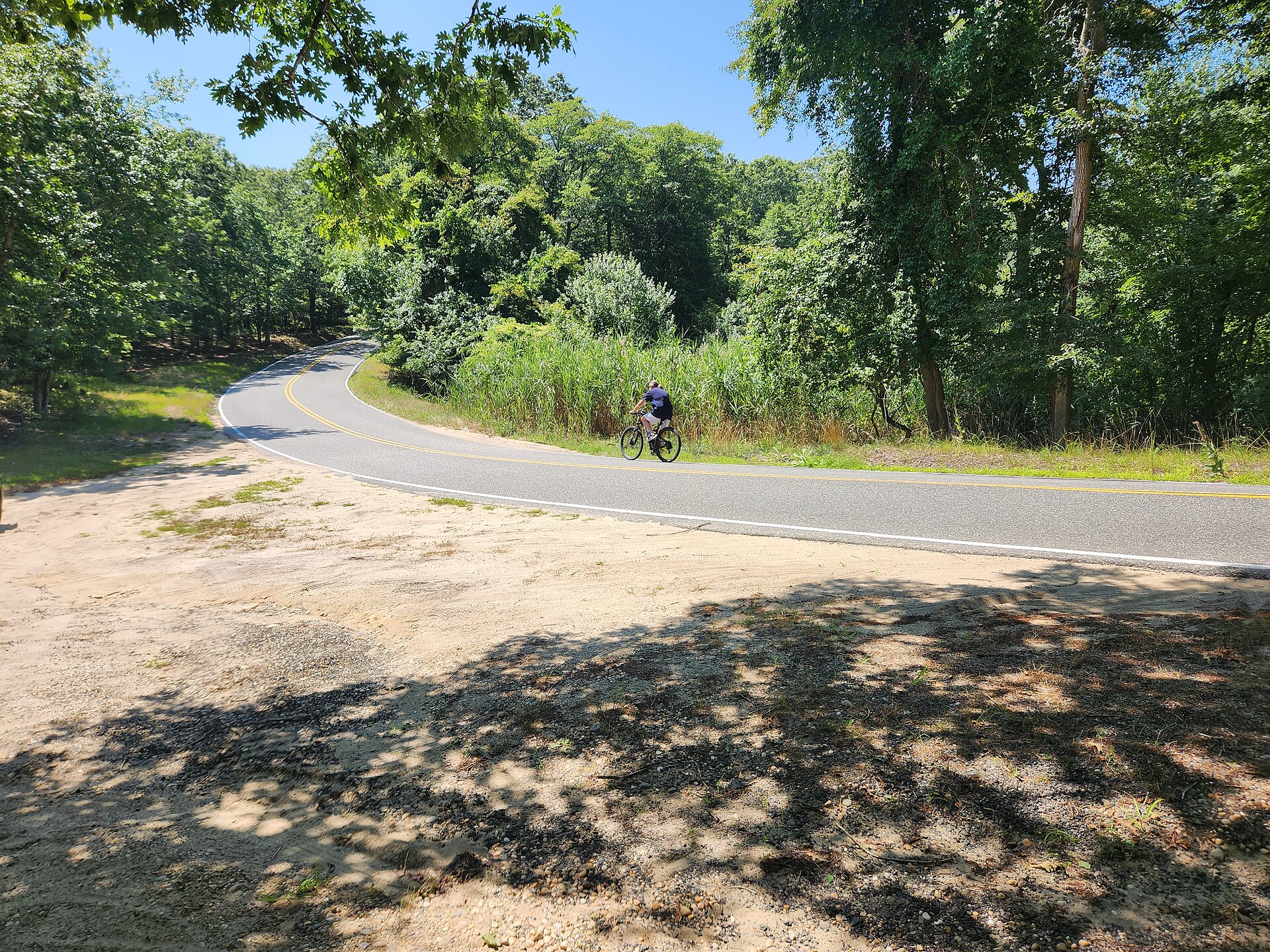 Country road passing the Van Scoy Homestead in Northwest Harbor