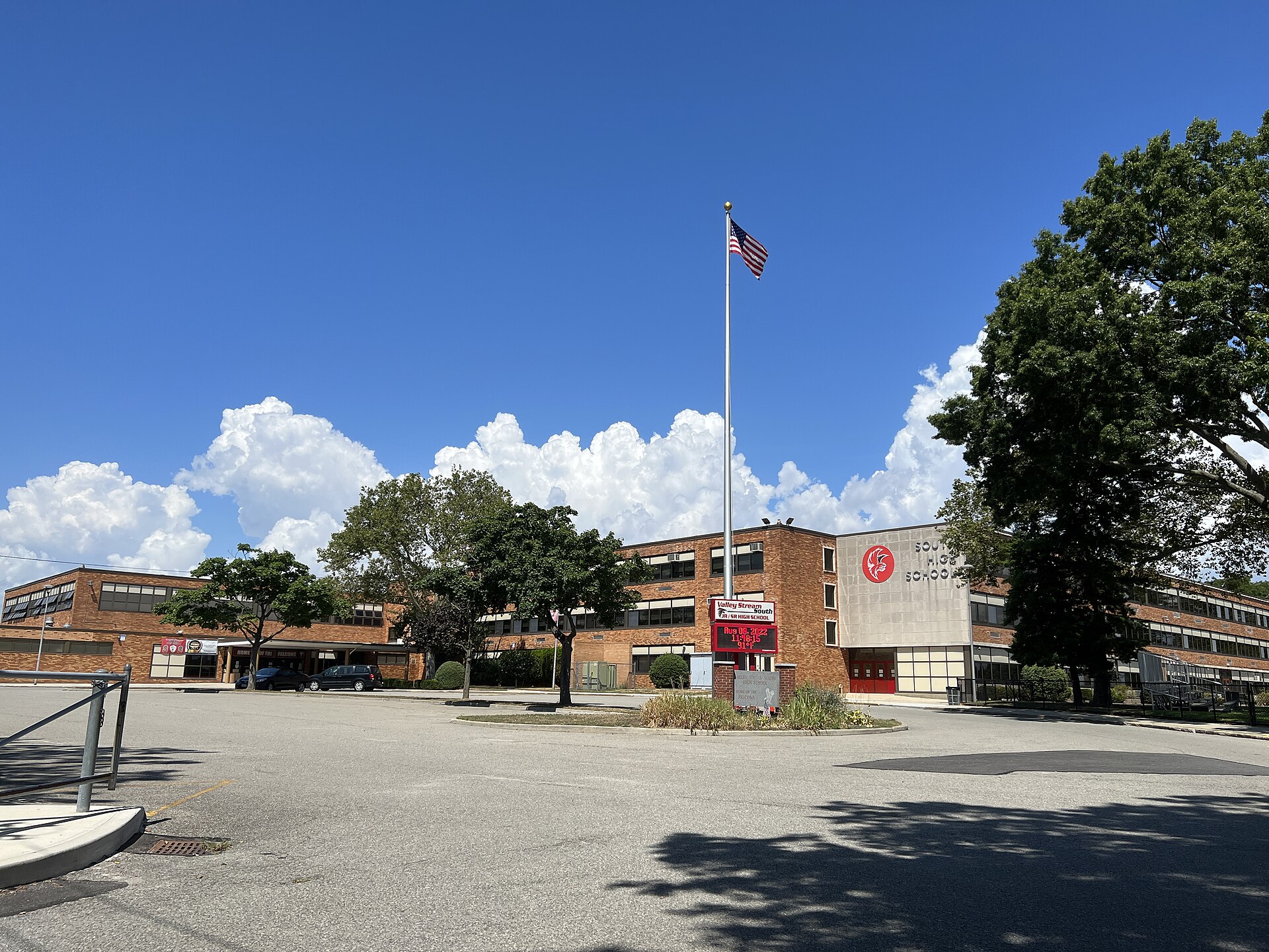 Valley Stream South High School building