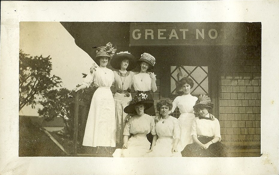 Vintage photograph of passengers at Great Notch Station in 1912