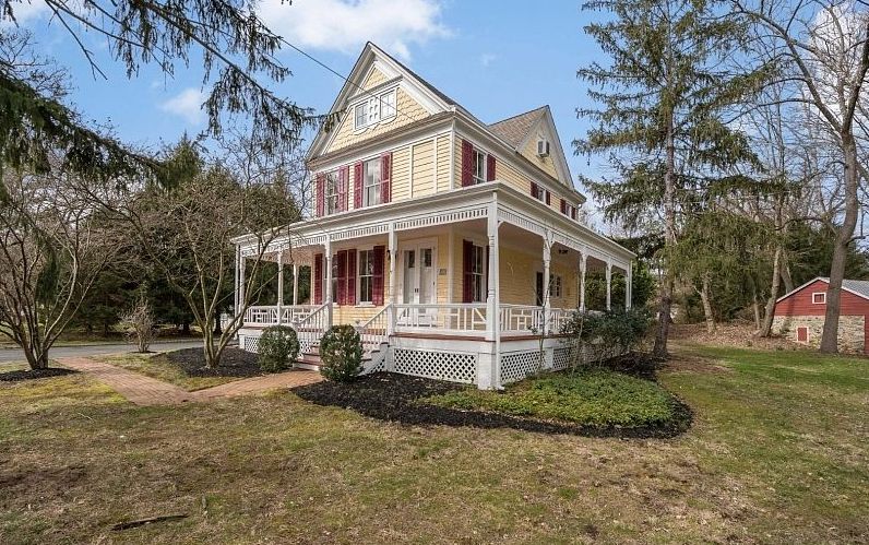 Home at 1 McCann Mill Road in Pottersville, New Jersey