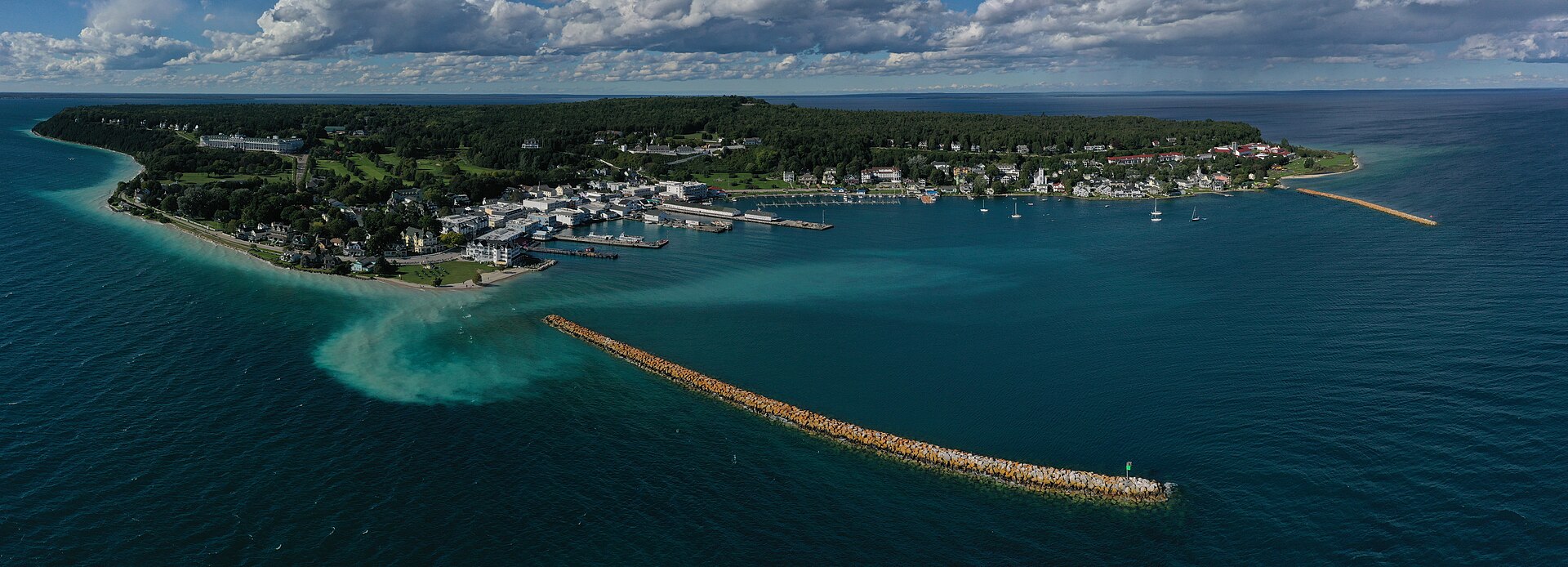 File:Aerial view of Mackinac Island 2020-09-04.jpg
