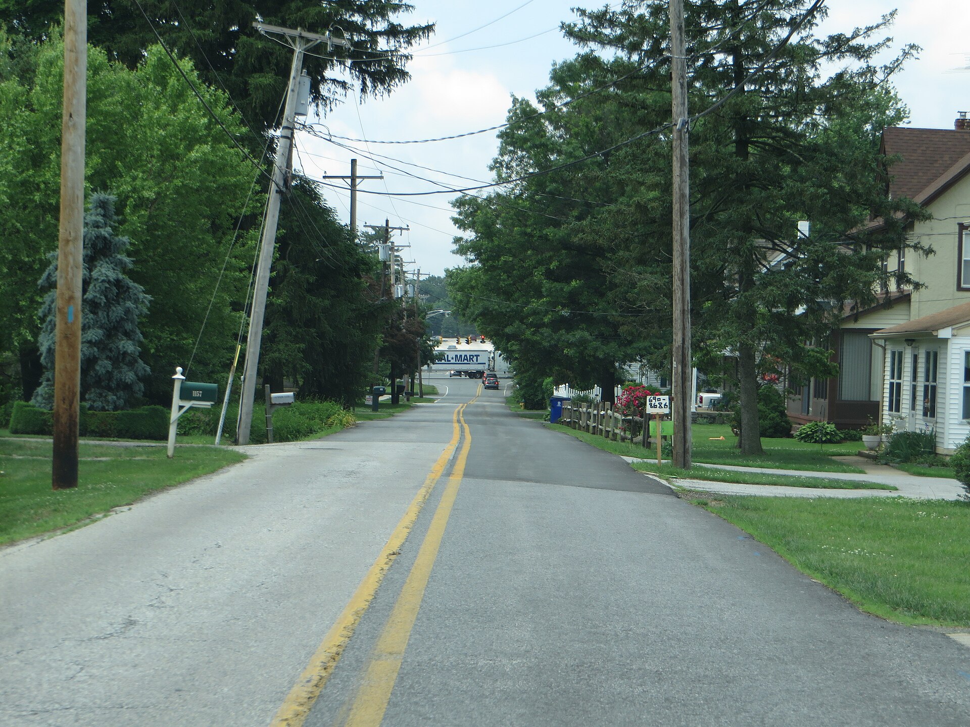 A street scene in Hockessin, Delaware.