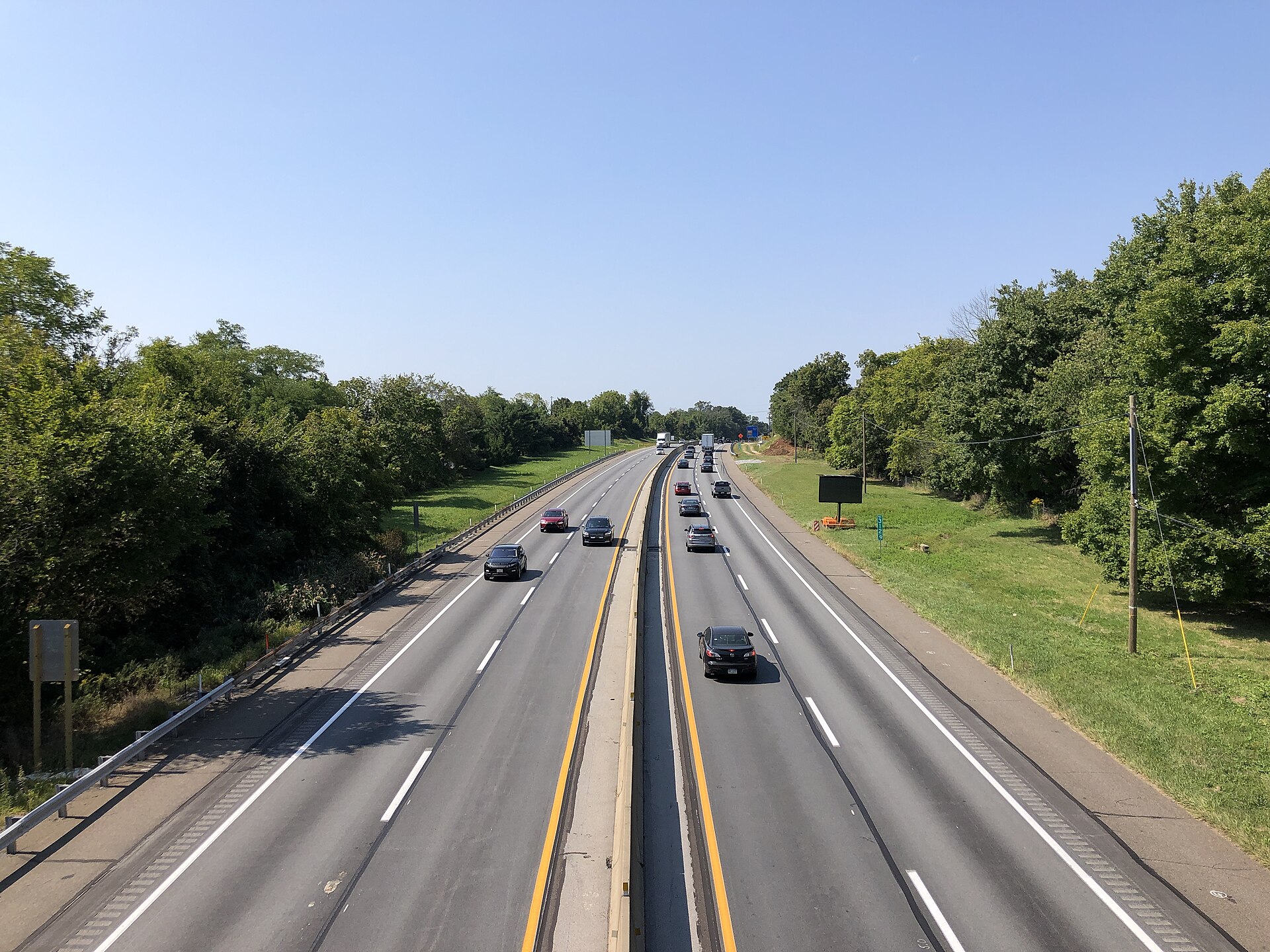 View west along Interstate 76 (Pennsylvania Turnpike Philadelphia Extension) from the overpass for Pennsylvania State Route 113 (Uwchlan Ave