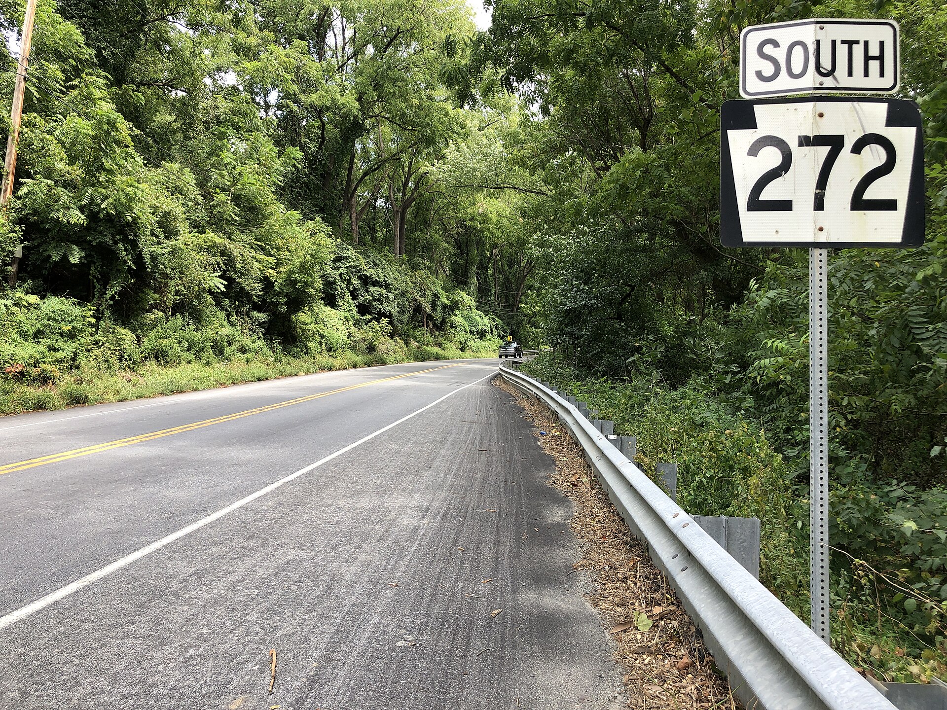 View south along Pennsylvania State Route 272 (Christine Road) just south of Octoraro Creek in West Nottingham Township, Chester County, Pen