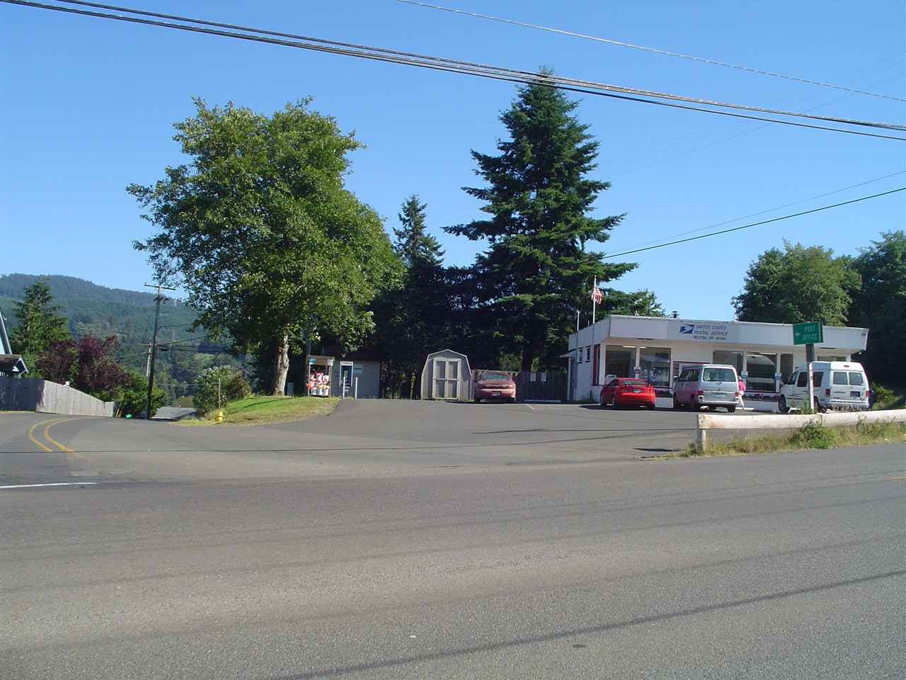 The post office building on Highway 101 in Neotsu Oregon.