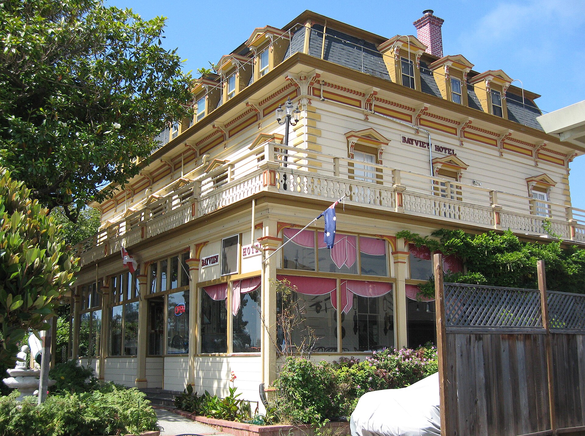 Historic Bayview Hotel in downtown Aptos
