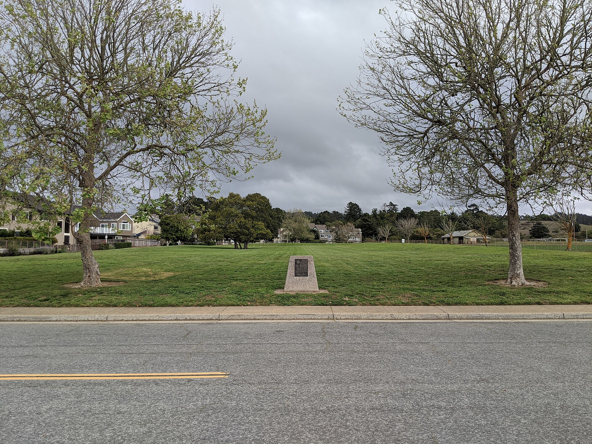 Plaque marking John Montgomery's 1905 glider flight near Aptos