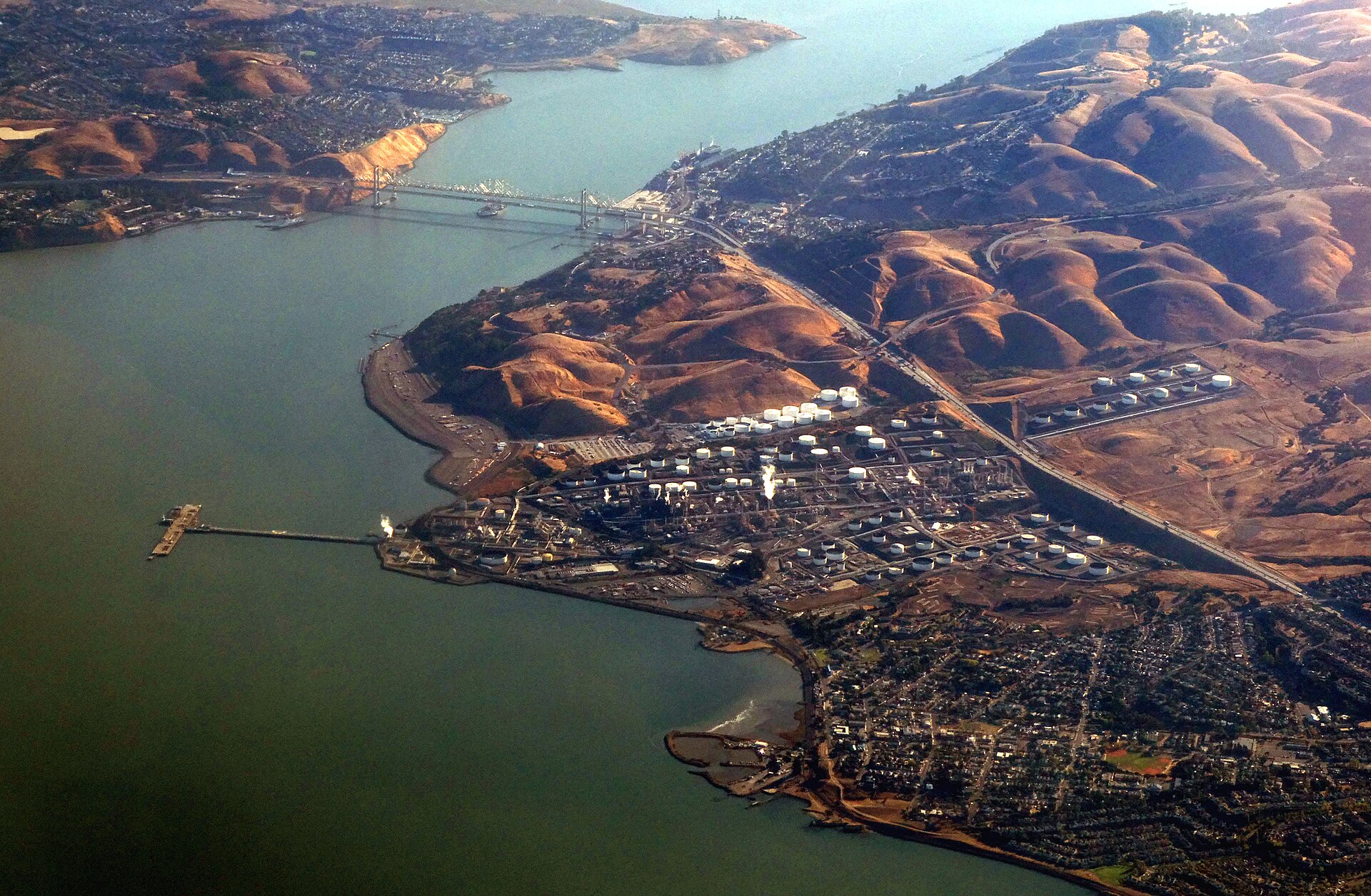 Aerial photograph of Crockett and Rodeo along the Carquinez Strait