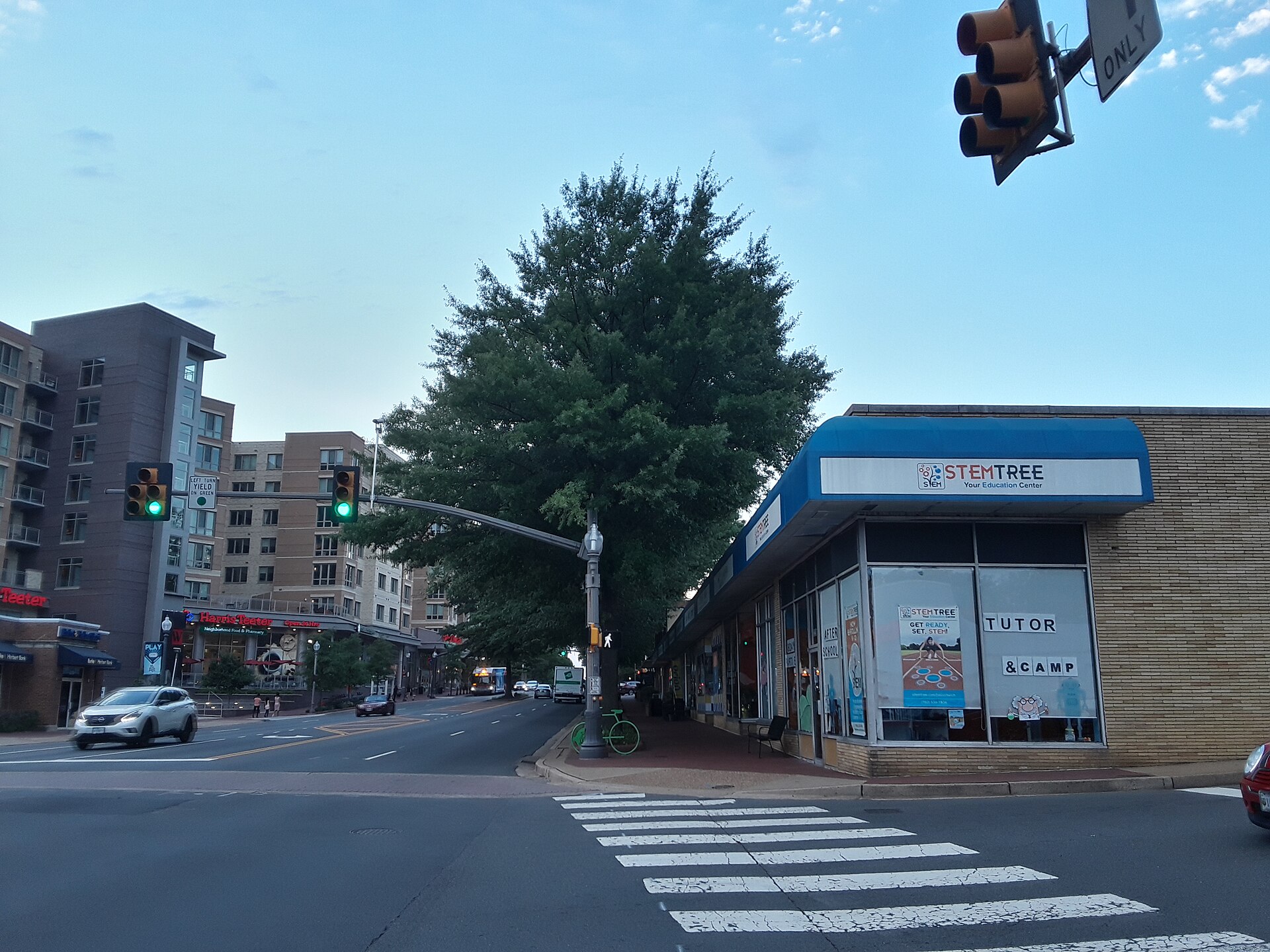 Storefronts along Broad Street in downtown Falls Church.