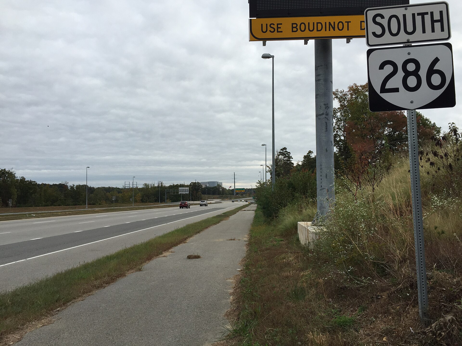 Virginia Route 286 (Fairfax County Parkway) running south near Newington.