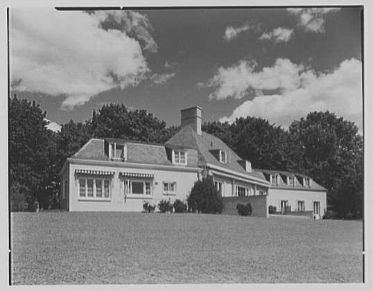 Another historic photograph of the Lynde Selden residence at Indian Field in Greenwich.