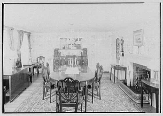 The dining room of the Dr. C.R. Franklin residence in Lincolndale (historic photo).