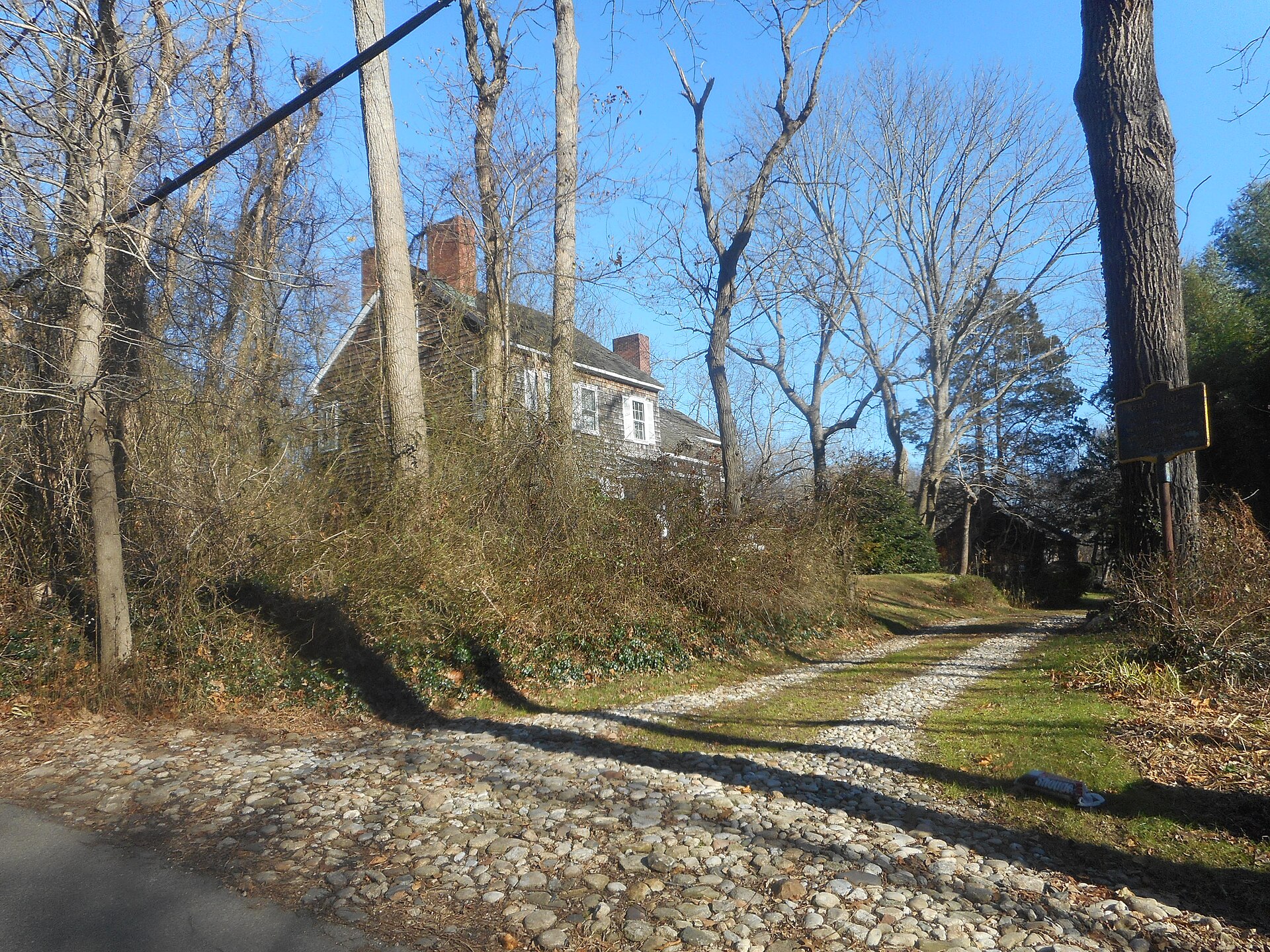 Home at 26 Mount Misery Road in West Hills, New York