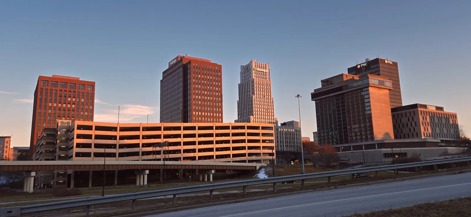 Evening skyline of Akron, Ohio, from the Innerbelt.