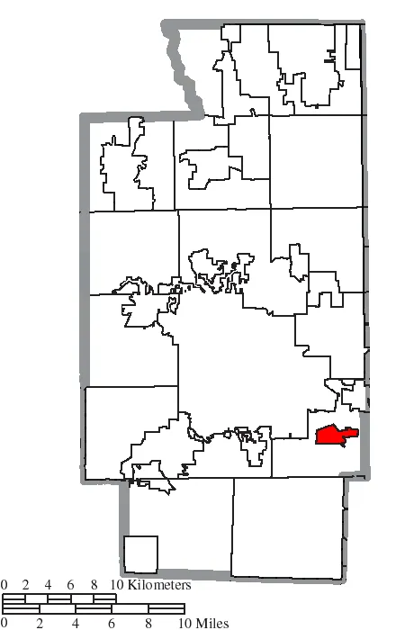 Map of the municipal and township boundaries of Summit County, Ohio, United States, as of the 2000 census, with the location of the villa...
