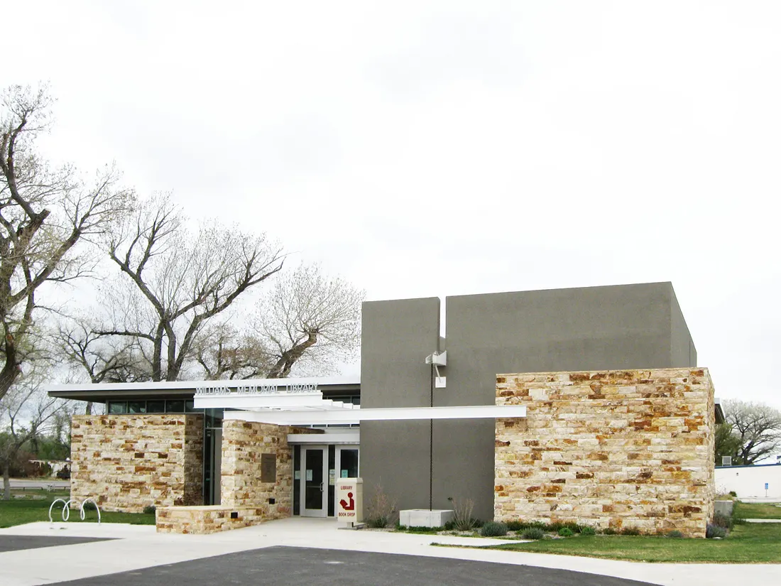 Williams Memorial Library in Estancia, New Mexico, located at 600 South Tenth Street in Arthur Park.