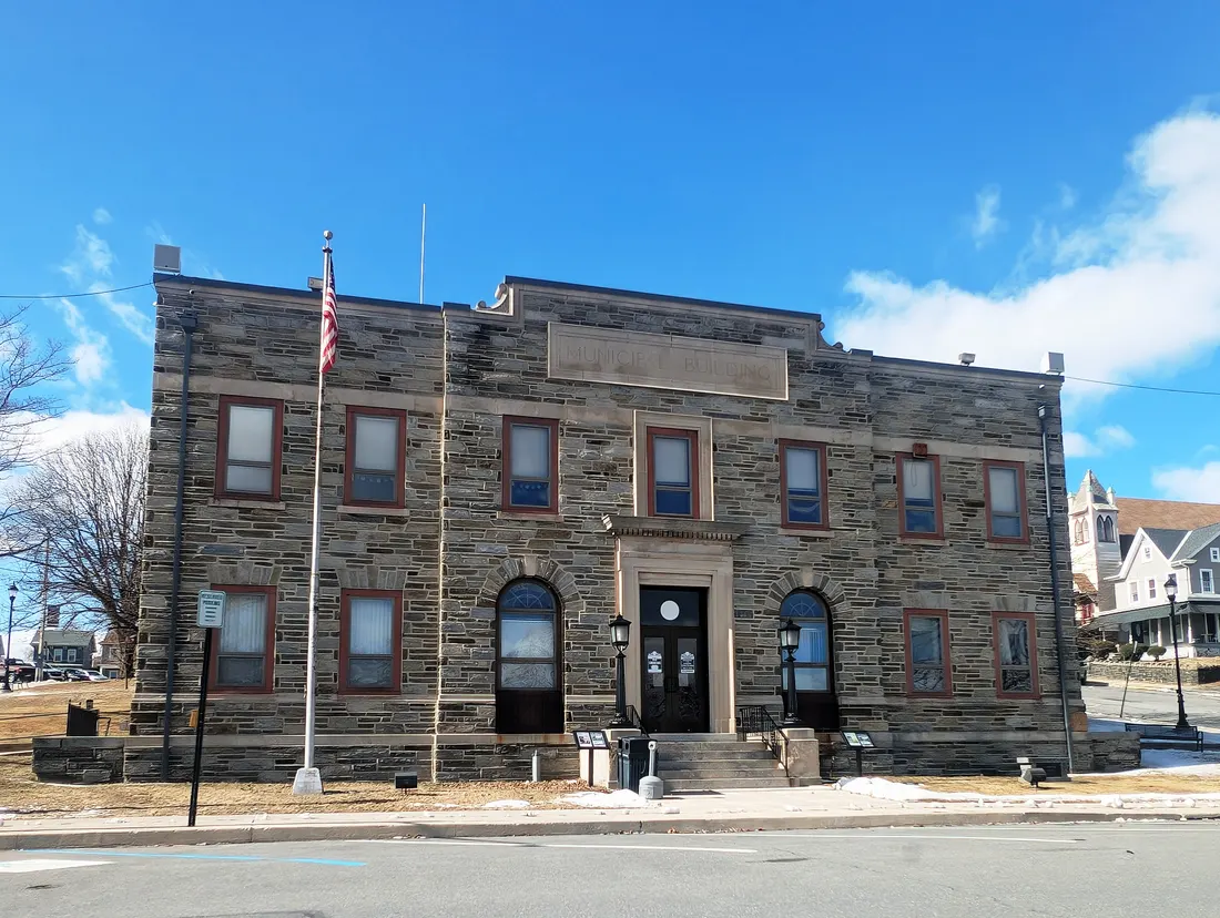 Photo of the Lehighton, Pennsylvania municipal building. Photo taken from Constitution Avenue looking west-northwest.