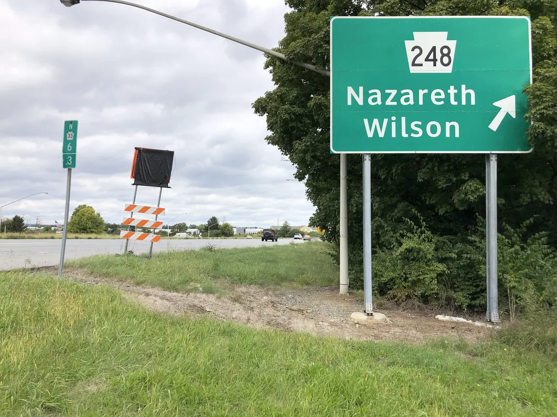 View north along Pennsylvania State Route 33 at the exit for Pennsylvania State Route 248 (Nazareth, Wilson) in Lower Nazareth Township, Northampton County, Pennsylvania