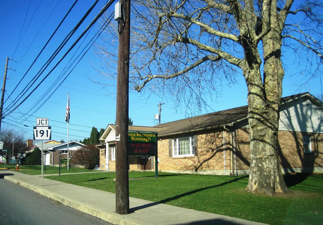 Photo of the Stockertown, Pennsylvania borough hall and post office building. Photo taken along northbound Main Street (old Pennsylvania Route 115) between Lefe