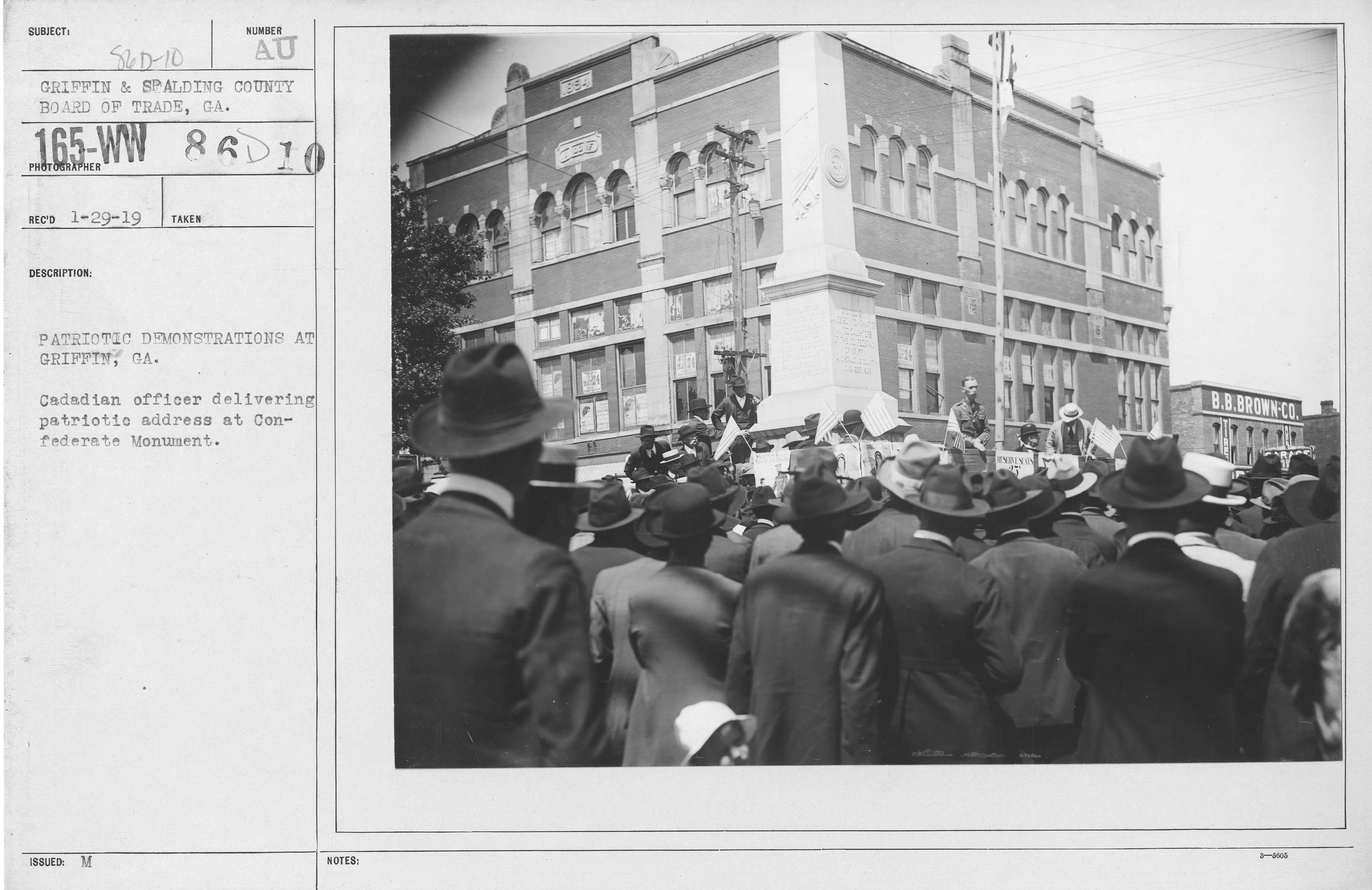 World War I-era patriotic demonstration at the Confederate Monument in Griffin (U.S. War Department). License: