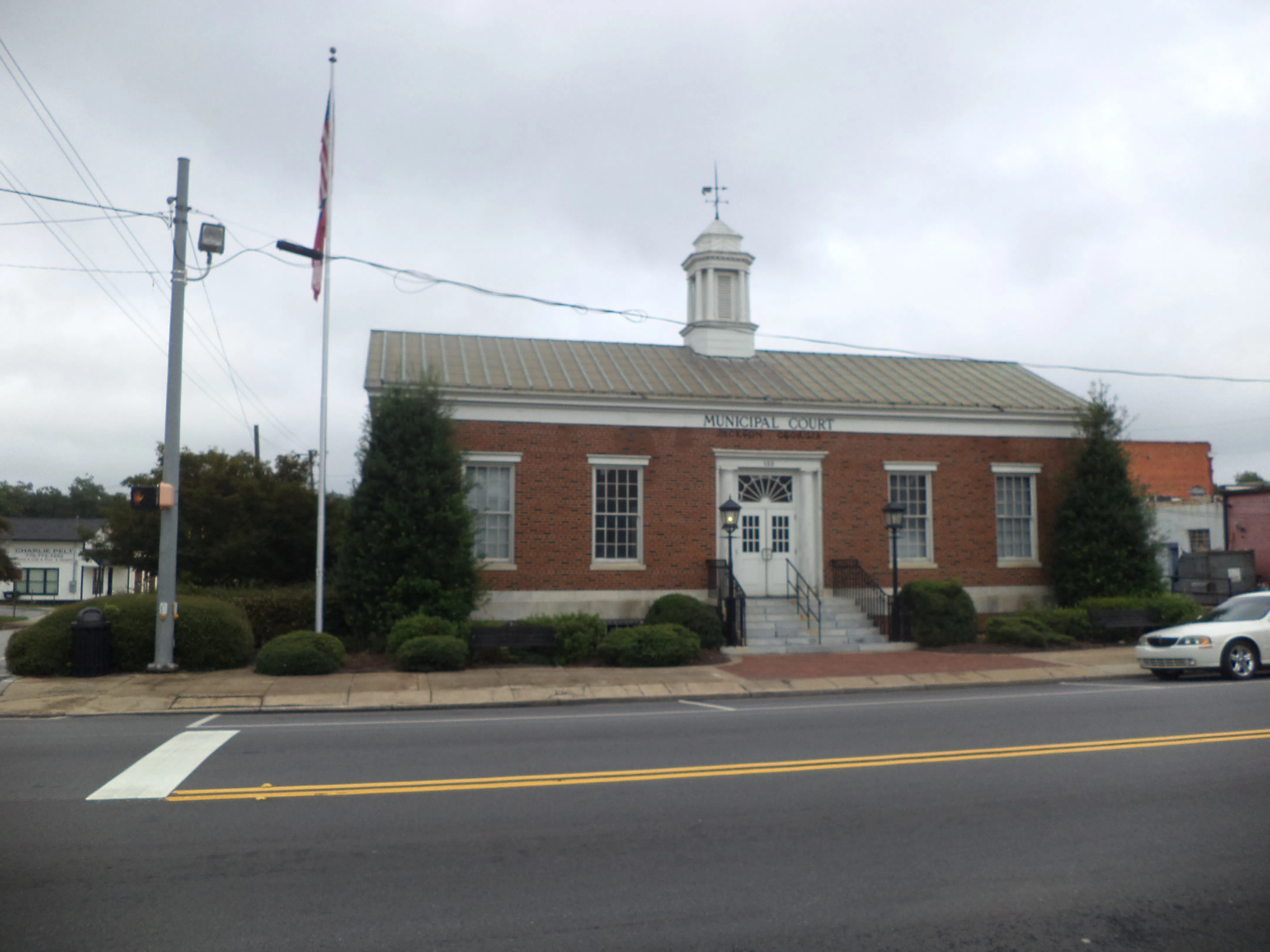 Jackson Municipal Court, Jackson, Butts County, Georgia - looks like a former post office, but not sure — License: