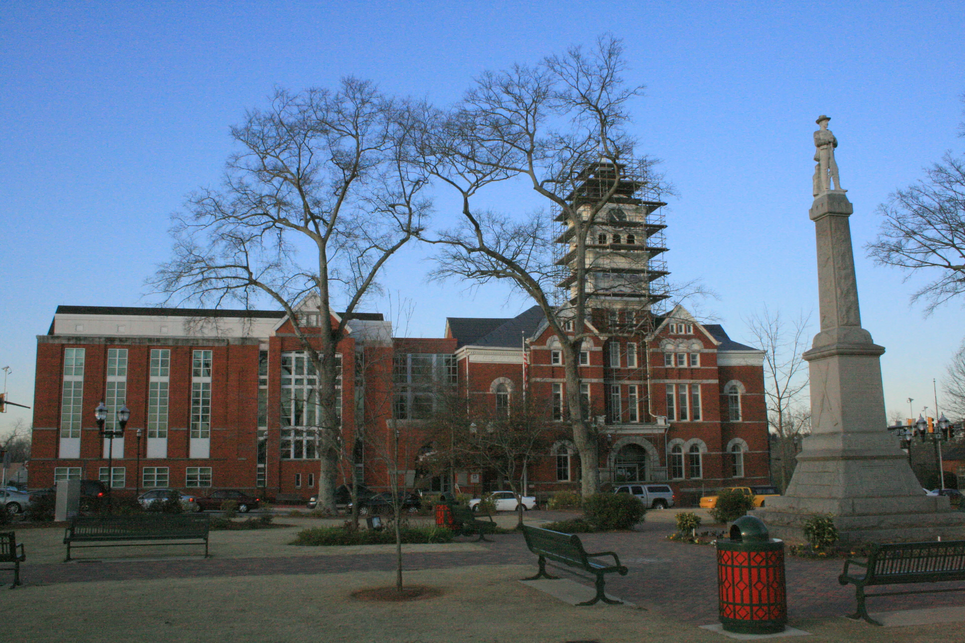 the Henry County Courthouse (1897) on the town square in McDonough. License:
