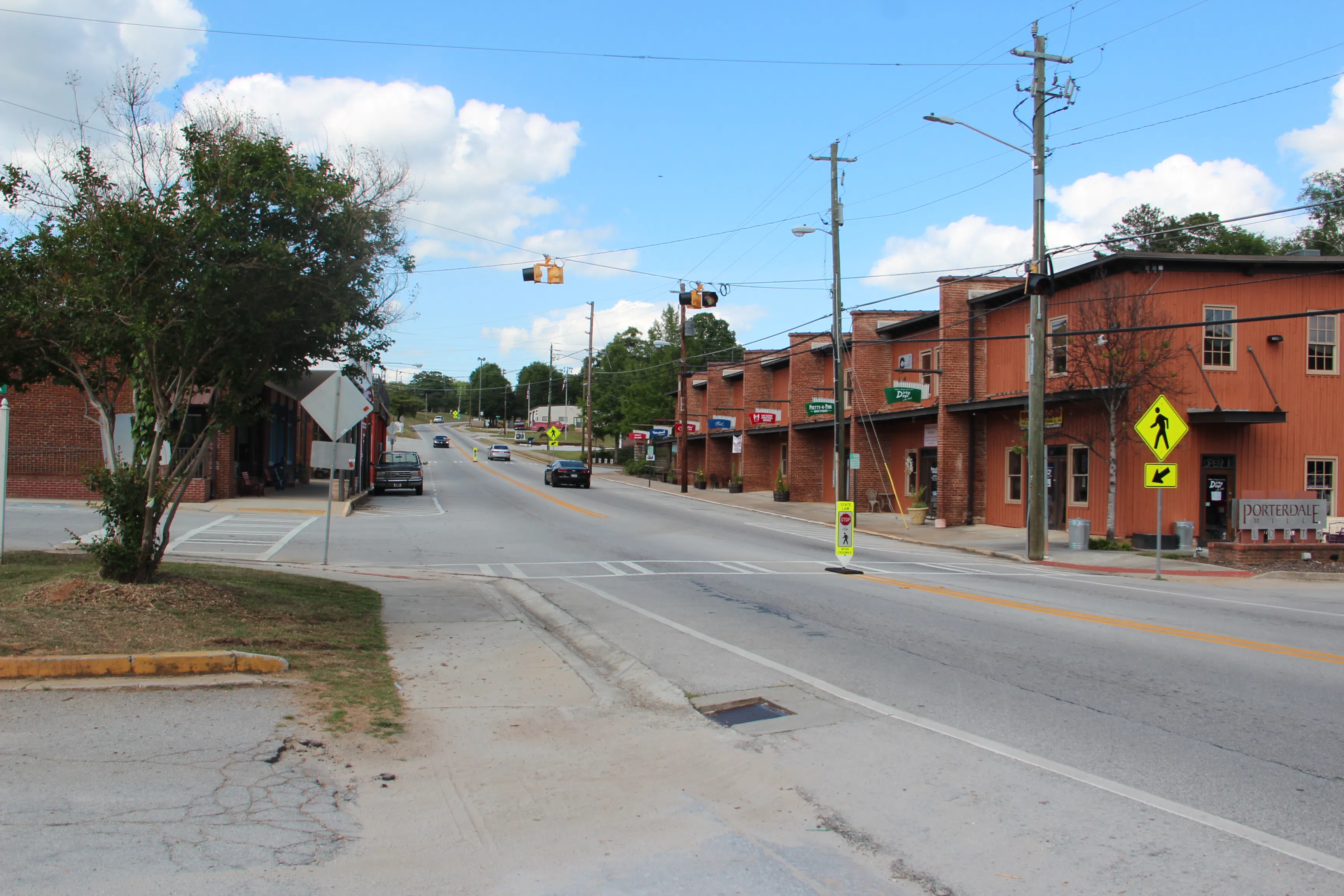 Main street (Georgia State Route 81) in Porterdale. Photographer: Thomson200. License: