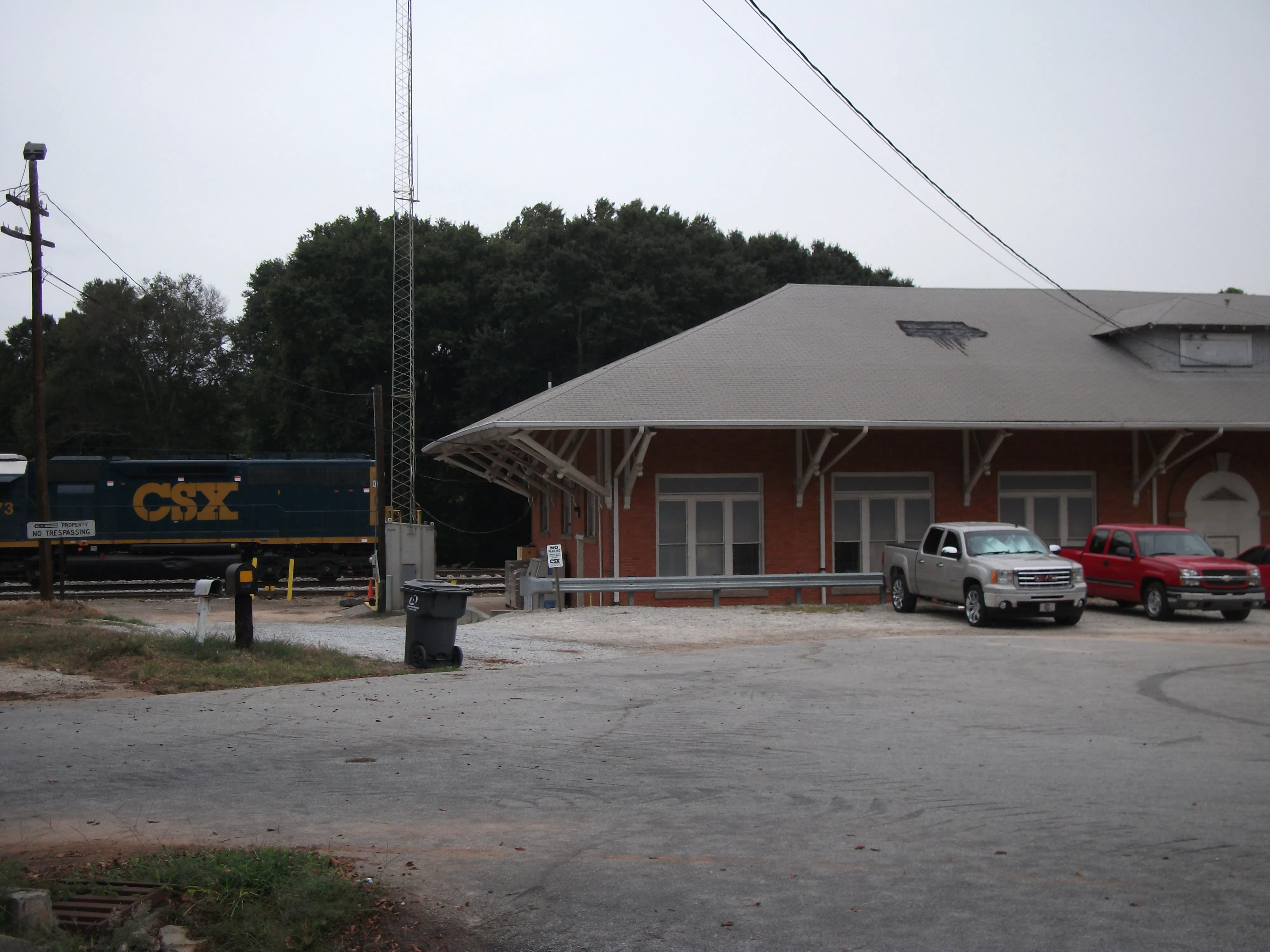 CSX locomotive at Social Circle, Georgia depot — License: