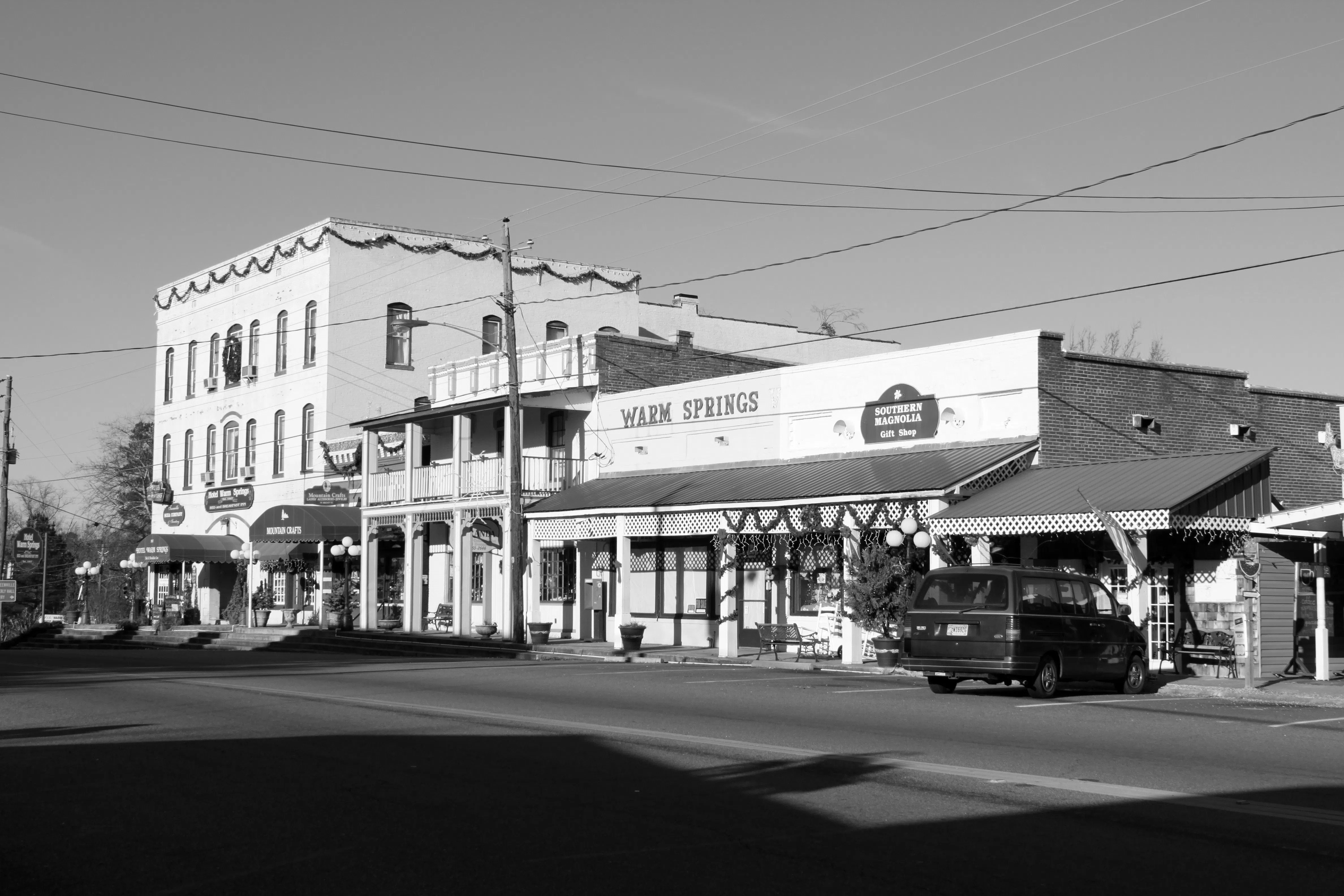 Broad Street, Warm Springs, Georgia. Photo by Brian P. Roslund. — License: