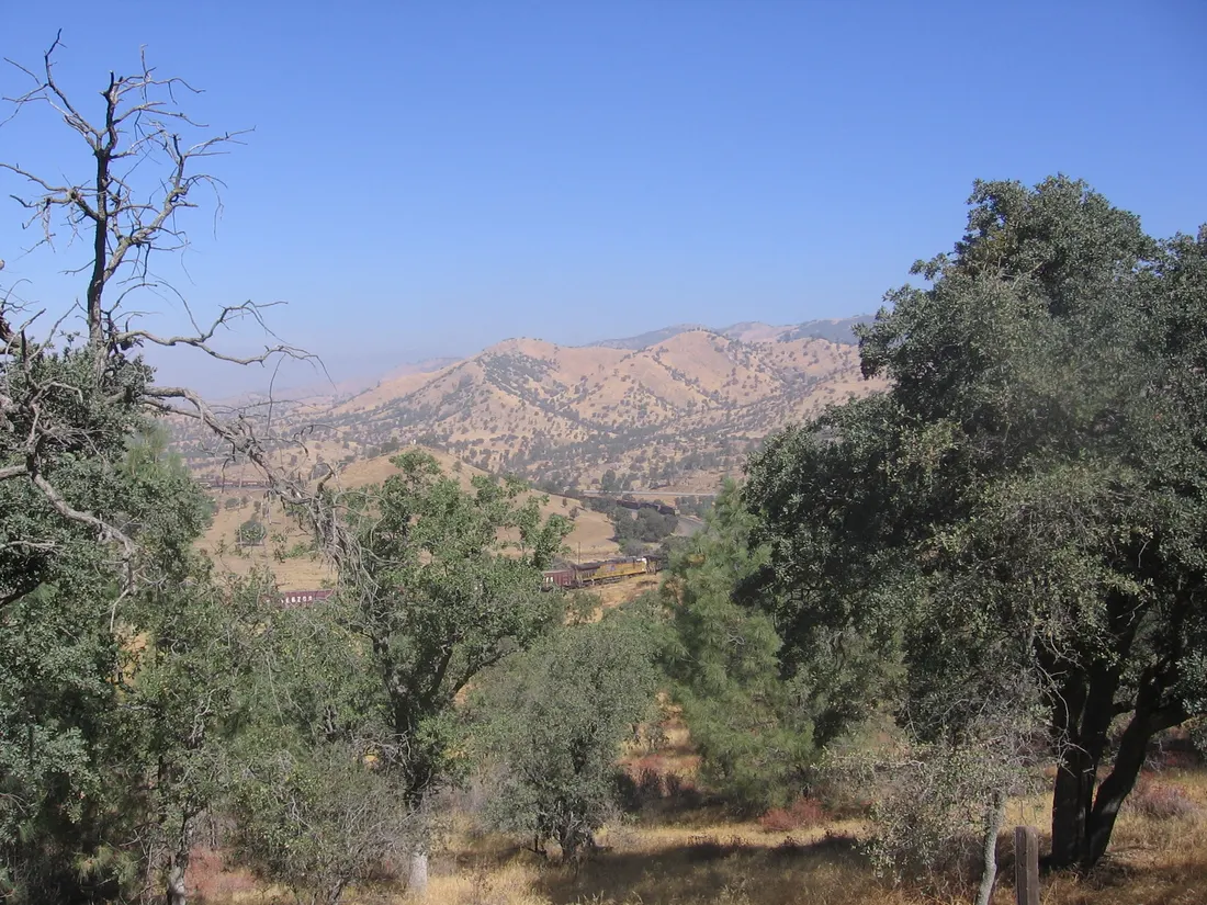 The Tehachapi Loop in Walong, Kern County, California, USA.