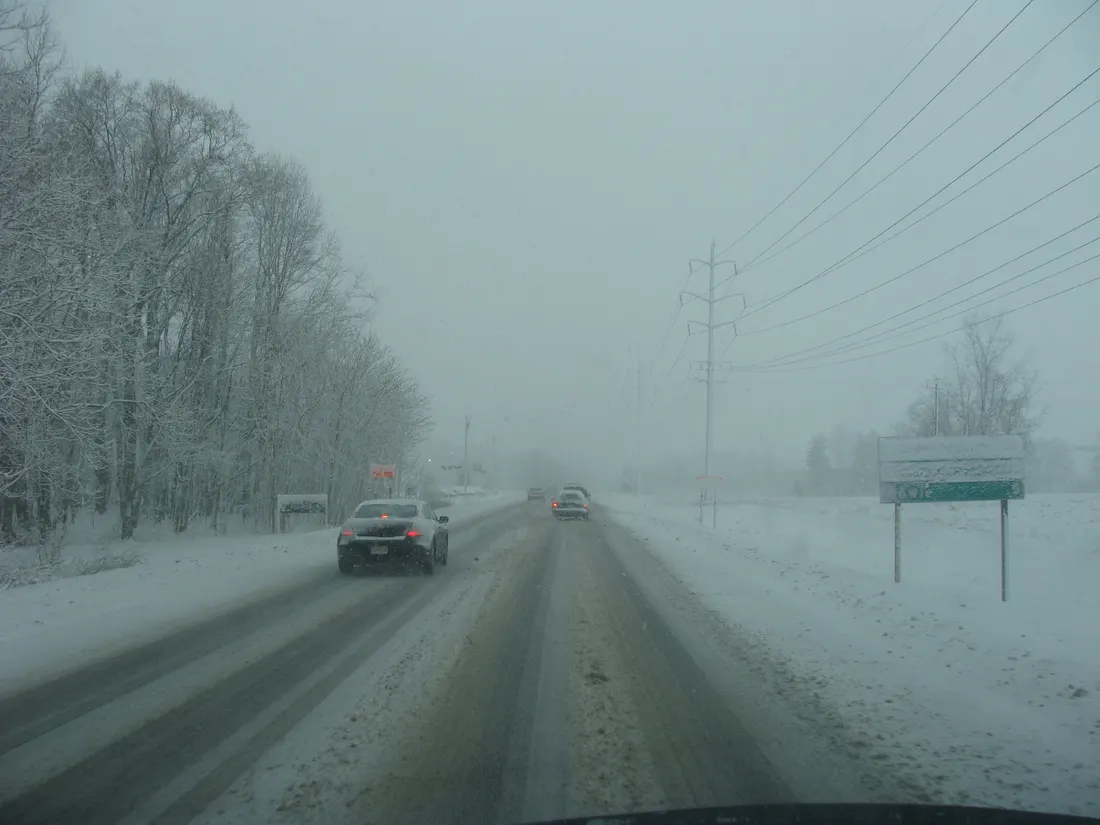 Route 3 southbound in Crofton, MD during a late winter snowstorm