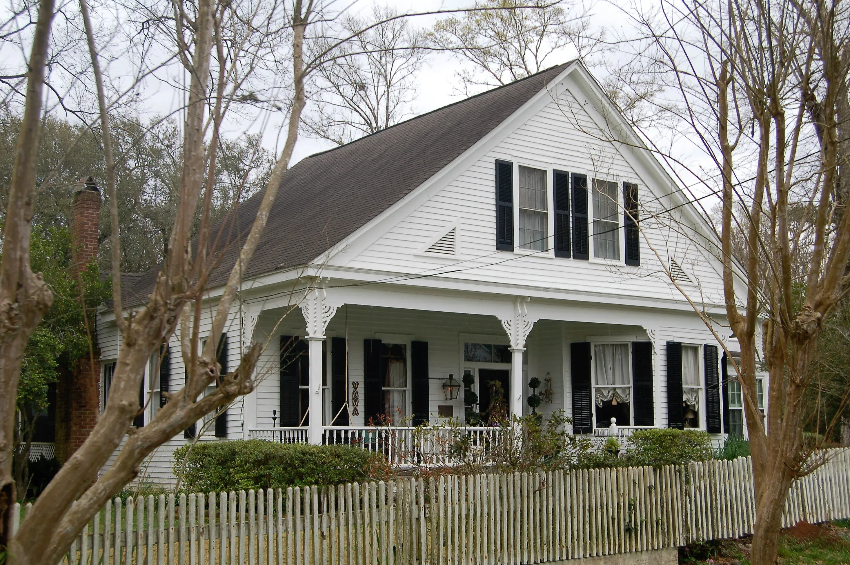 Historic house in Clinton, Louisiana (labeled "Wall House" on Commons)