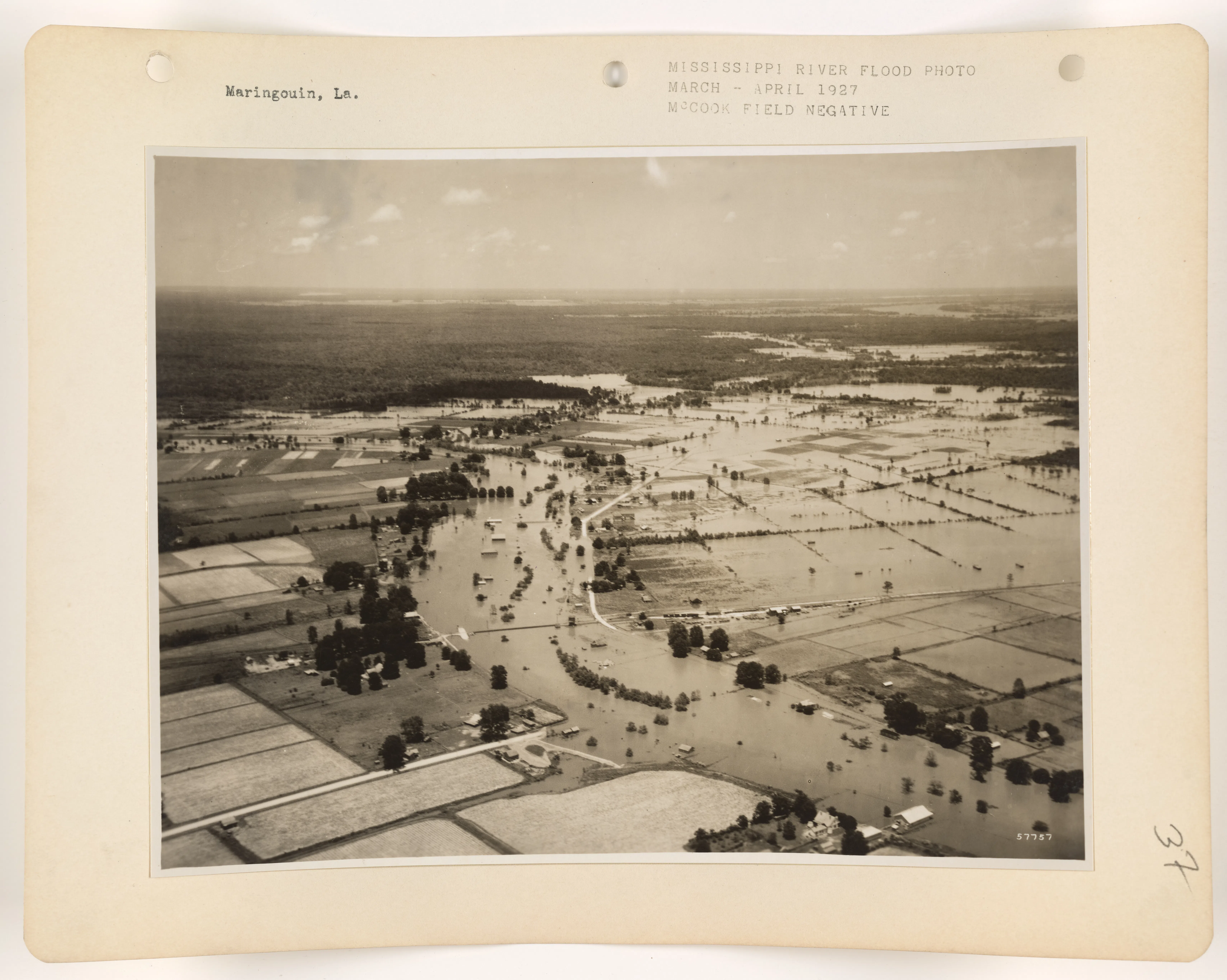 Mississippi River flooding near Maringouin (NARA archive photo)