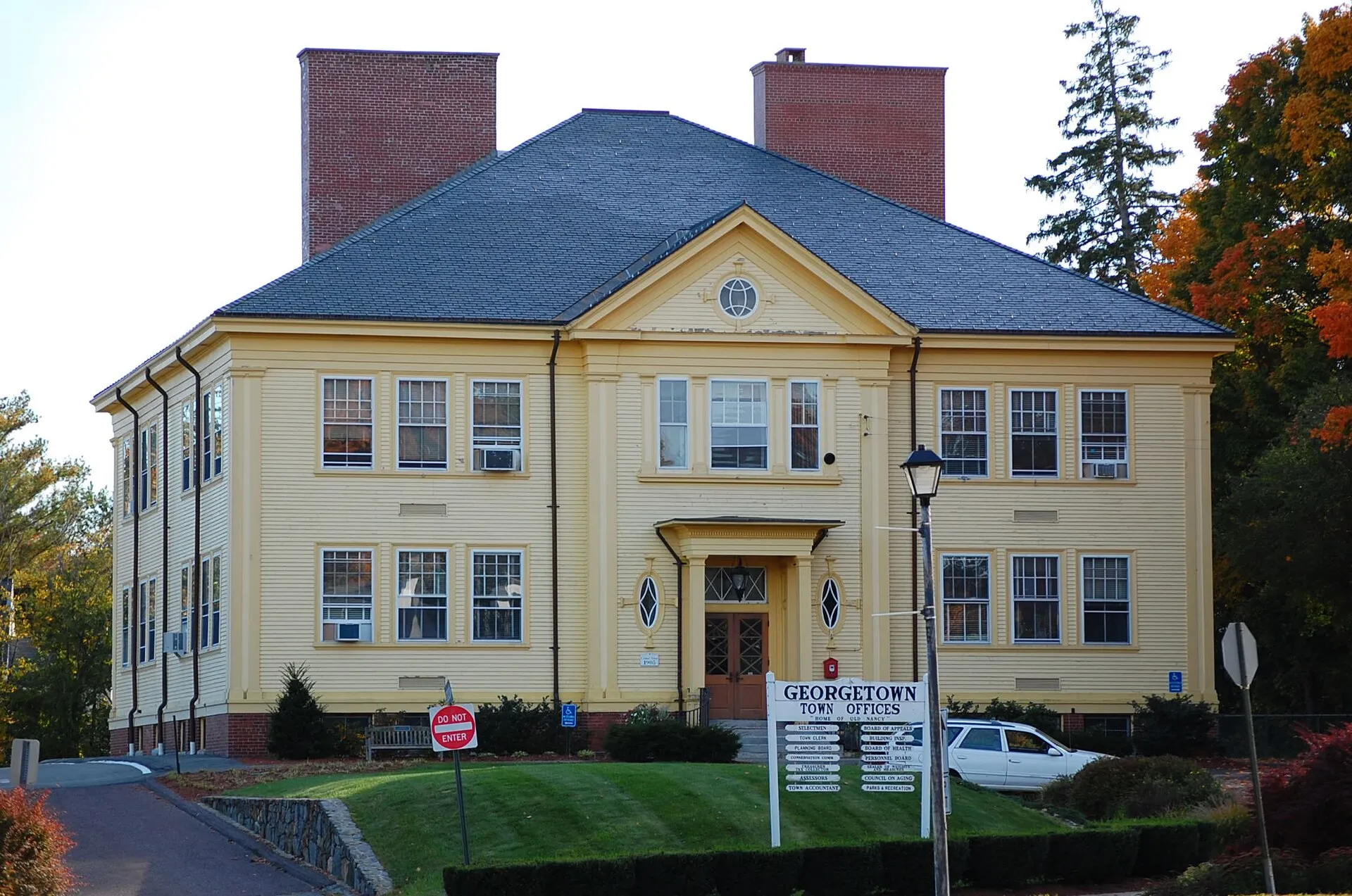 Town offices of Georgetown, Massachusetts.