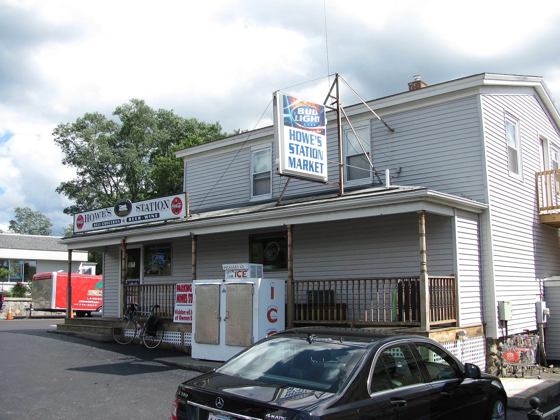 Howe's Station Market, Middleton Massachusetts