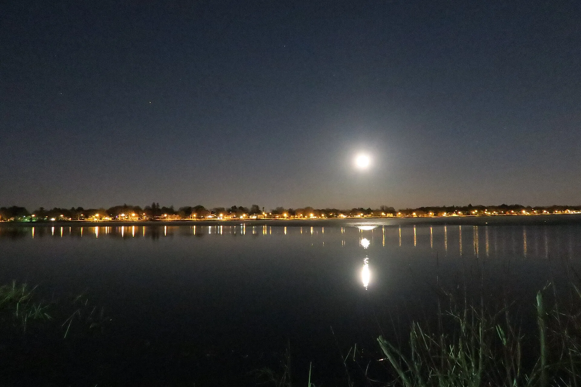 Moonrise, Lake Quannapowitt, Wakefield Massachusetts.