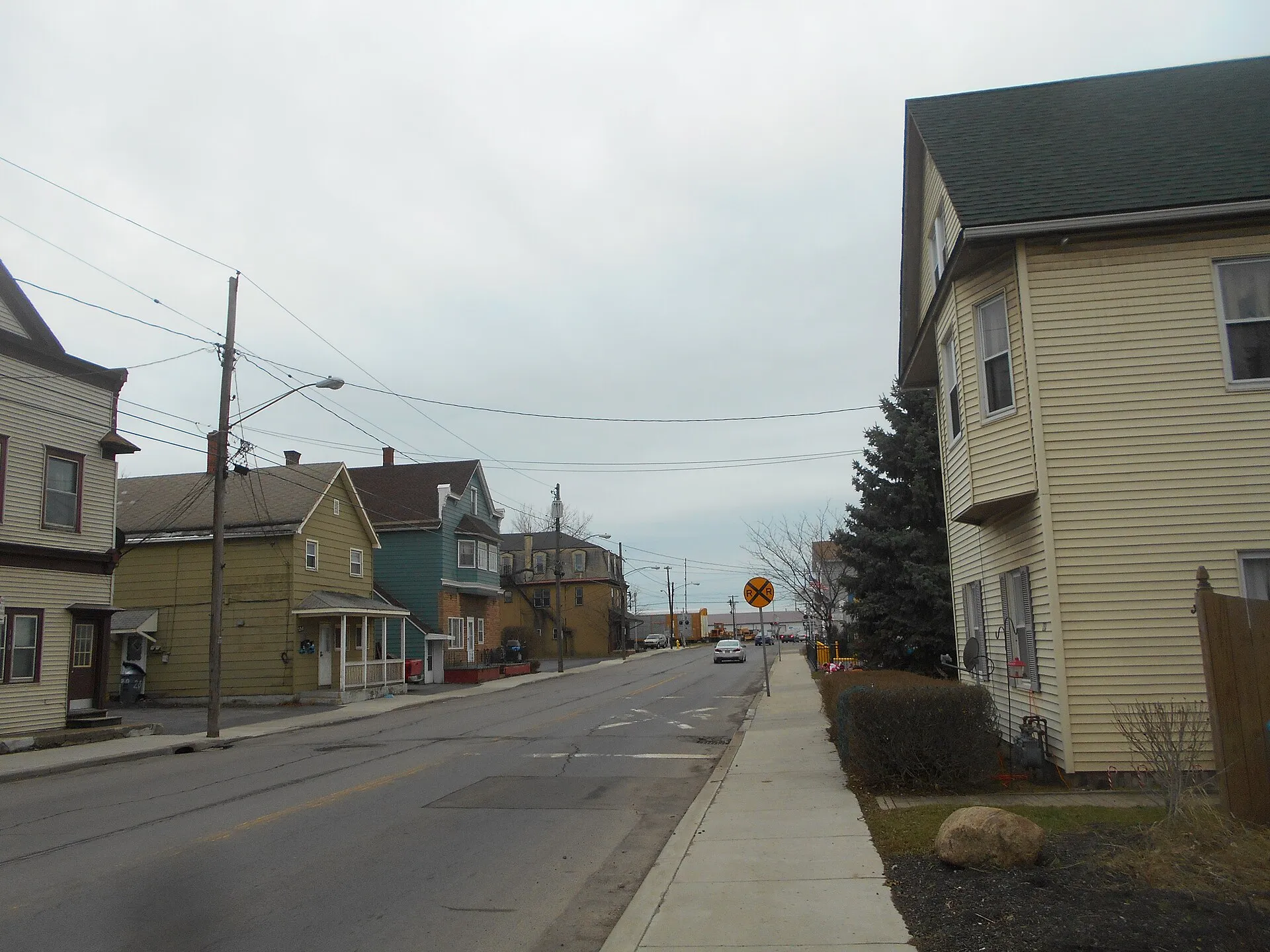 Lake Avenue, Blasdell