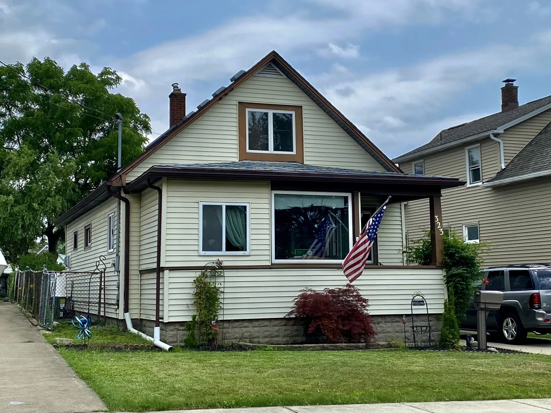 House at 323 River Street, Depew