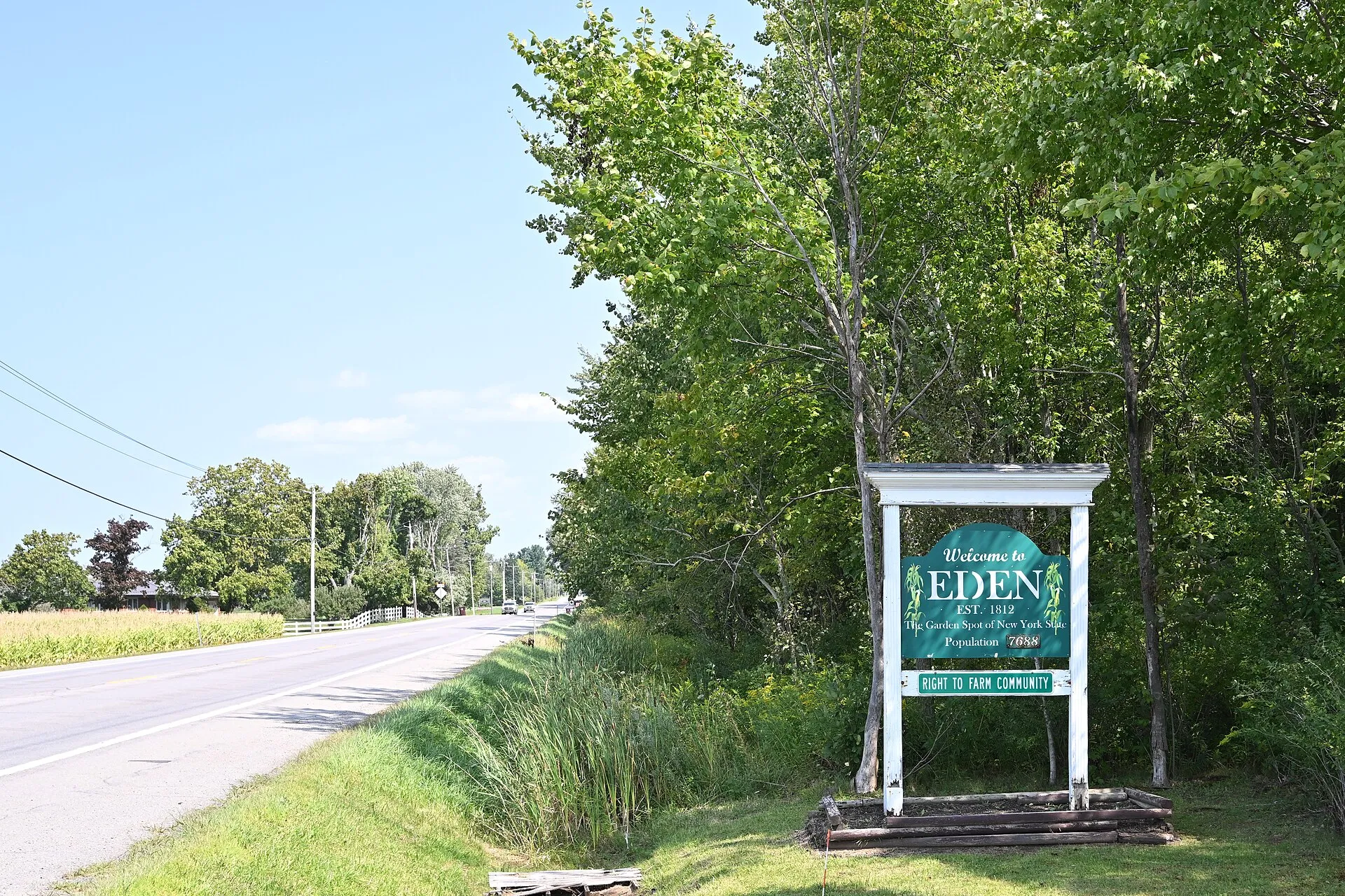 Eden welcome sign