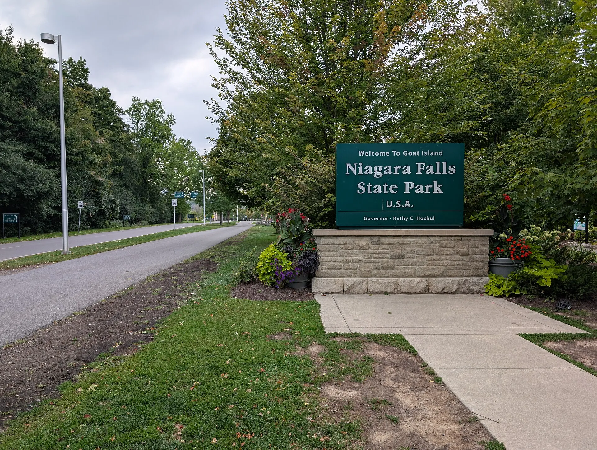 Niagara Falls State Park sign
