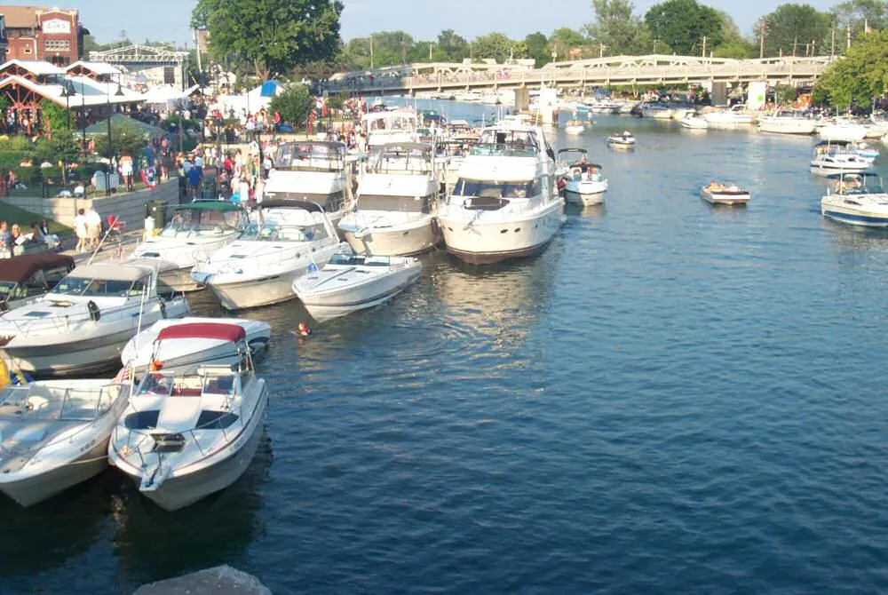 Gateway Harbor during a summer Canal Concert