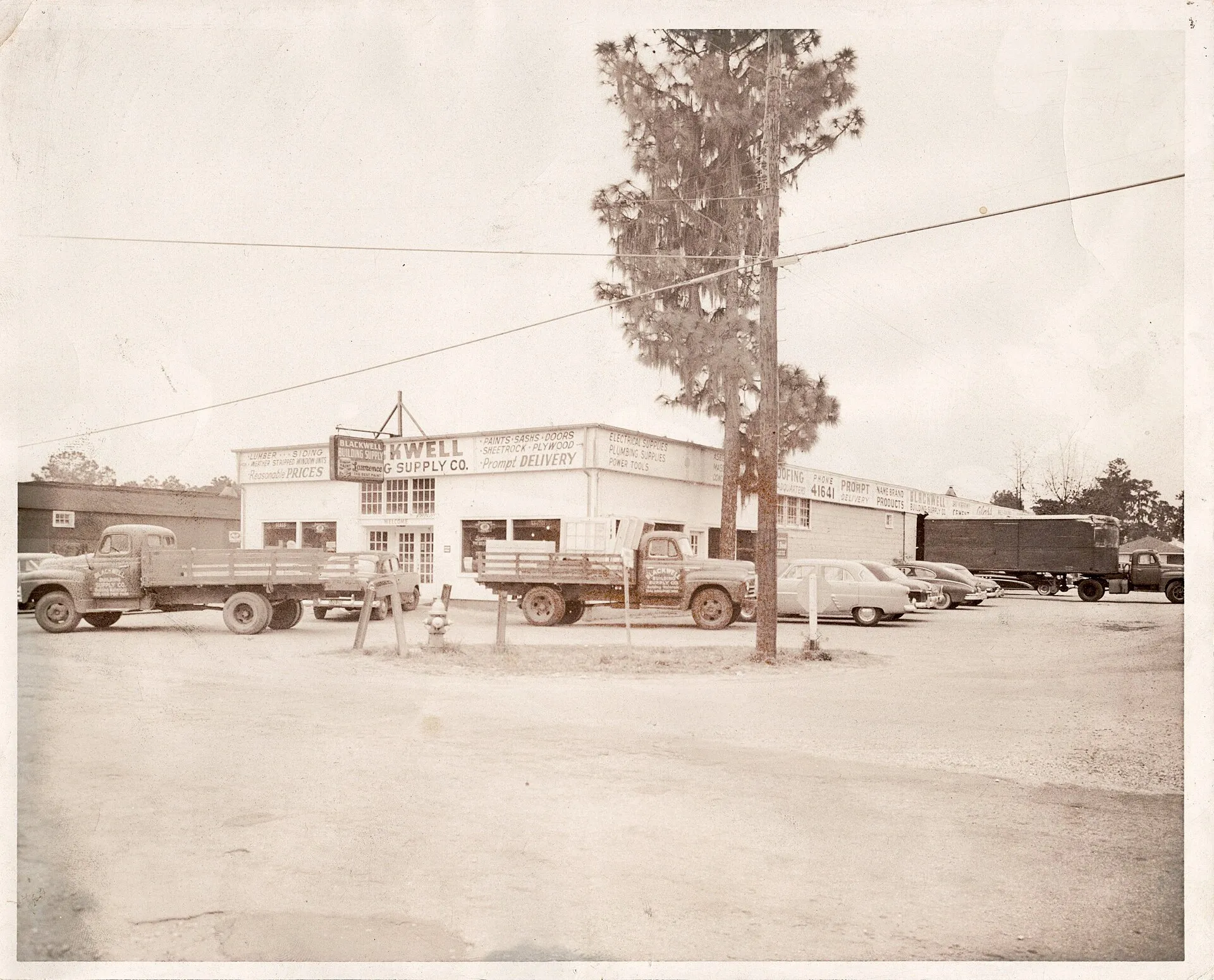 Blackwell's hardware store on Yeaman's Hall Road, circa 1947.