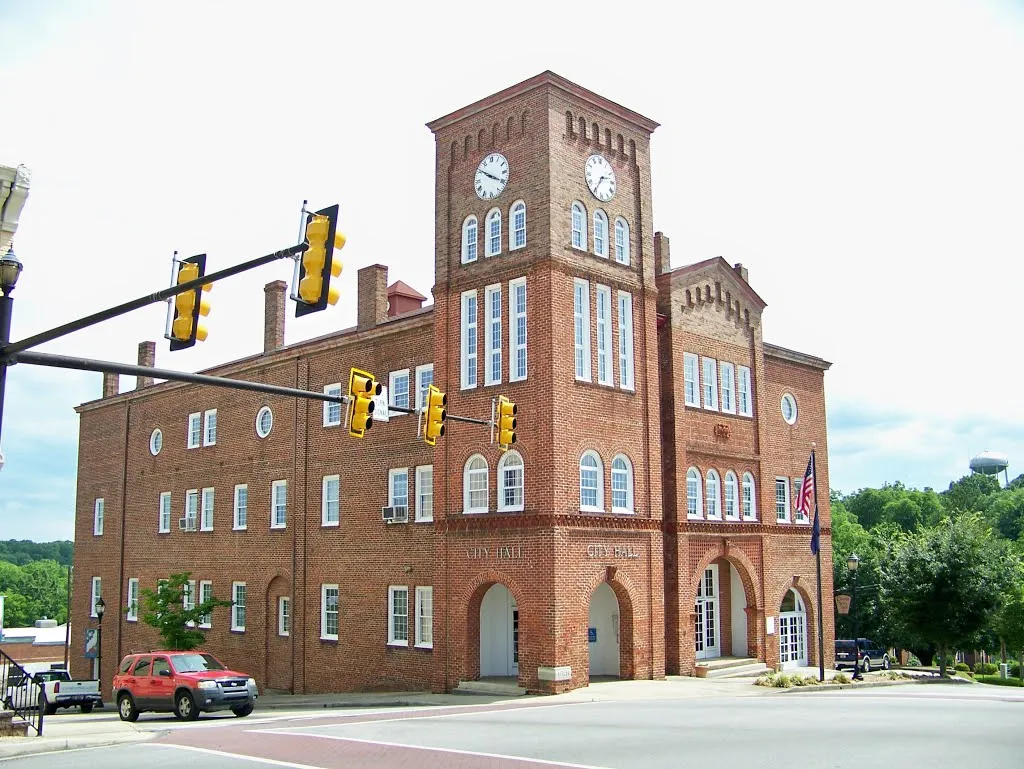 This is an image of a place or building that is listed on the National Register of Historic Places in the United States of America . Its reference number is 73001704 ( Wikidata ).