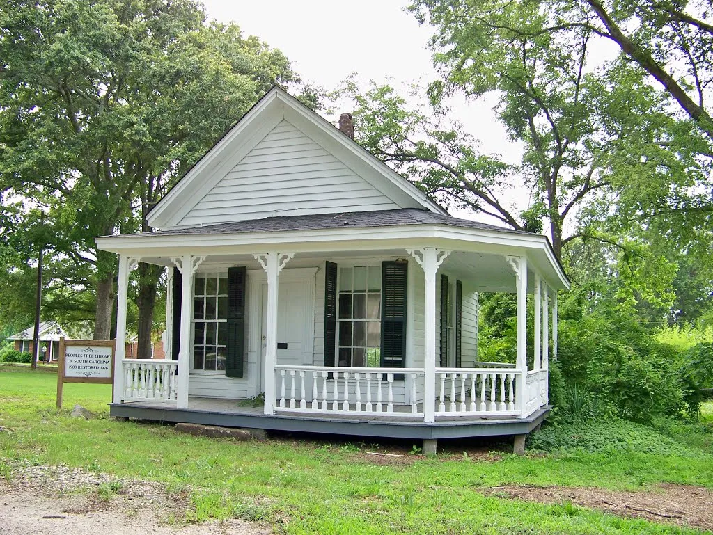 This is an image of a place or building that is listed on the National Register of Historic Places in the United States of America . Its reference number is 82001520 ( Wikidata ).