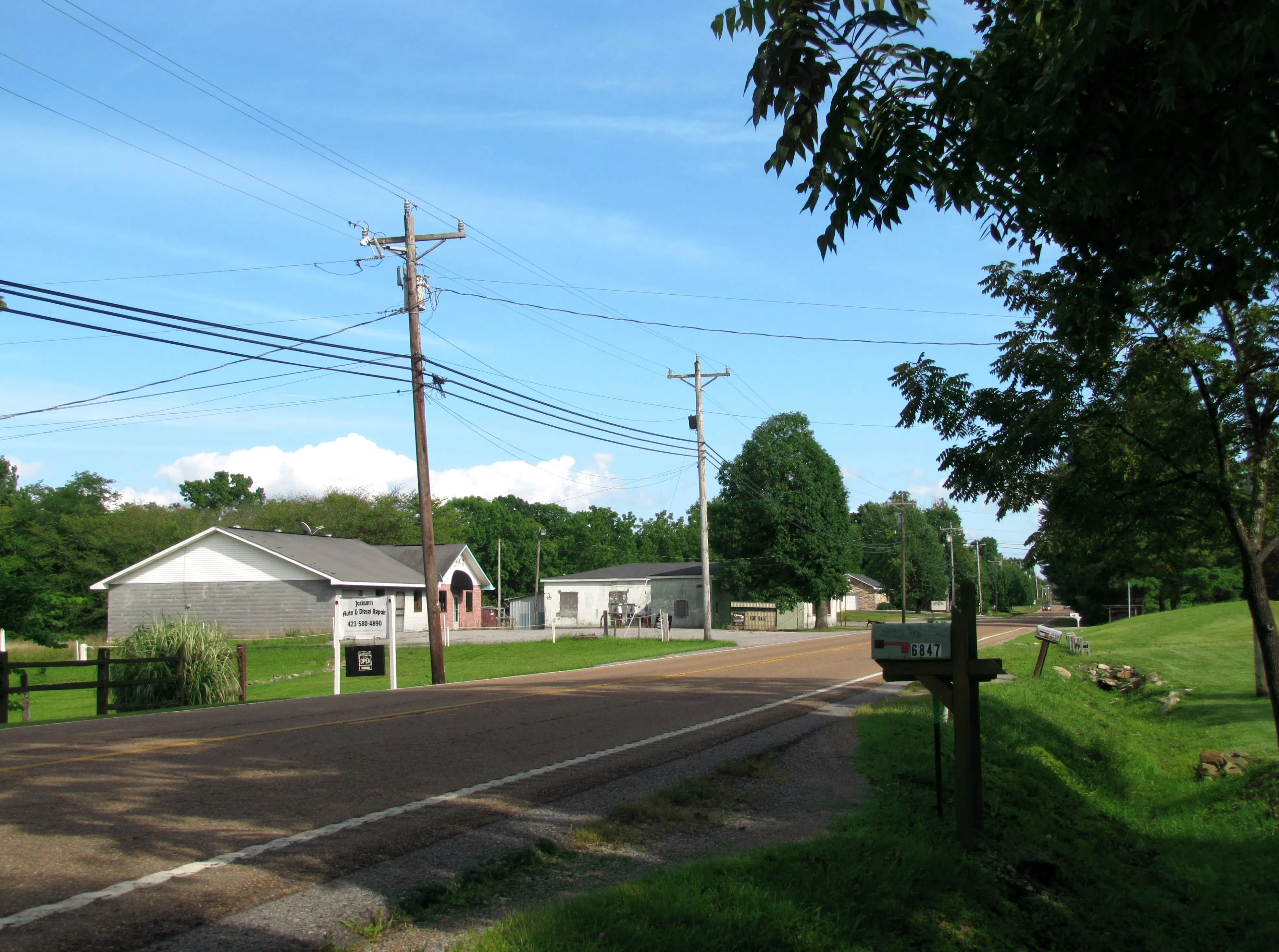Tennessee State Route 108 in the Griffith Creek community of Marion County, Tennessee, United States. — License: